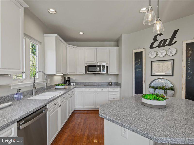 43036 HEDGEAPPLE COURT