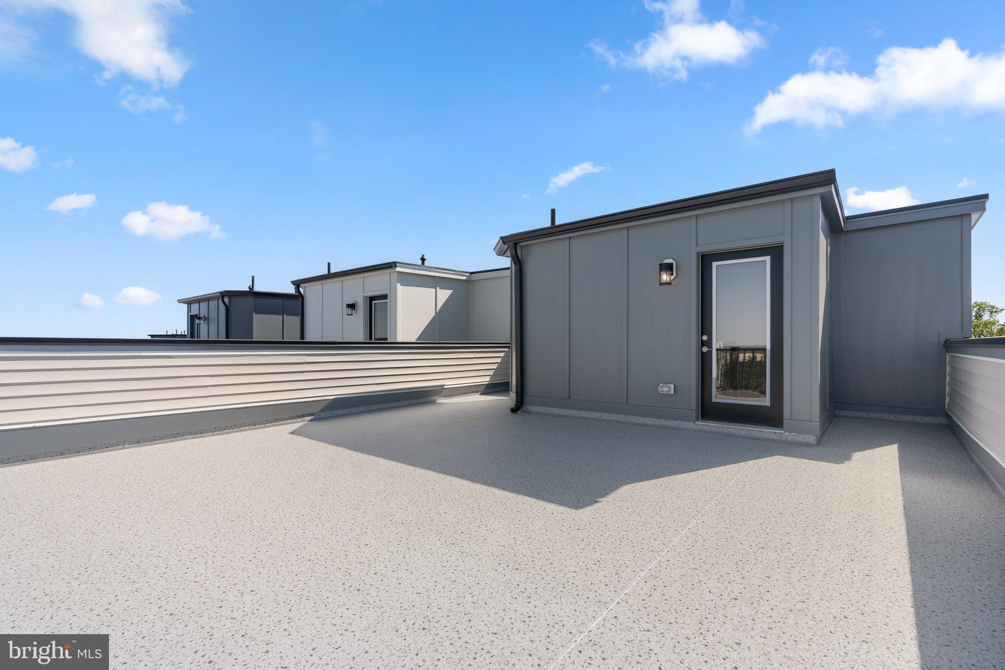 43294 FARRINGDON SQUARE