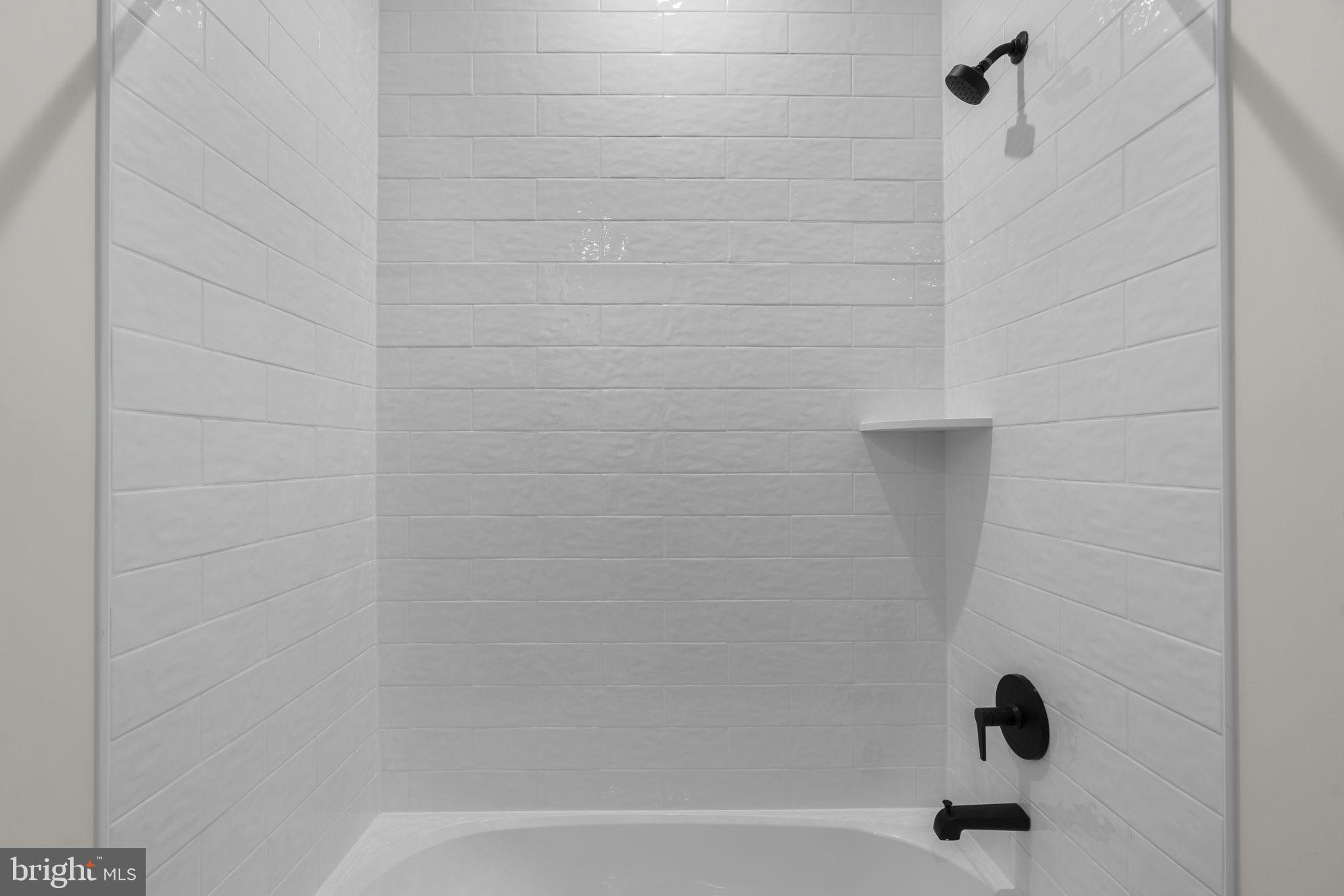 43294 FARRINGDON SQUARE