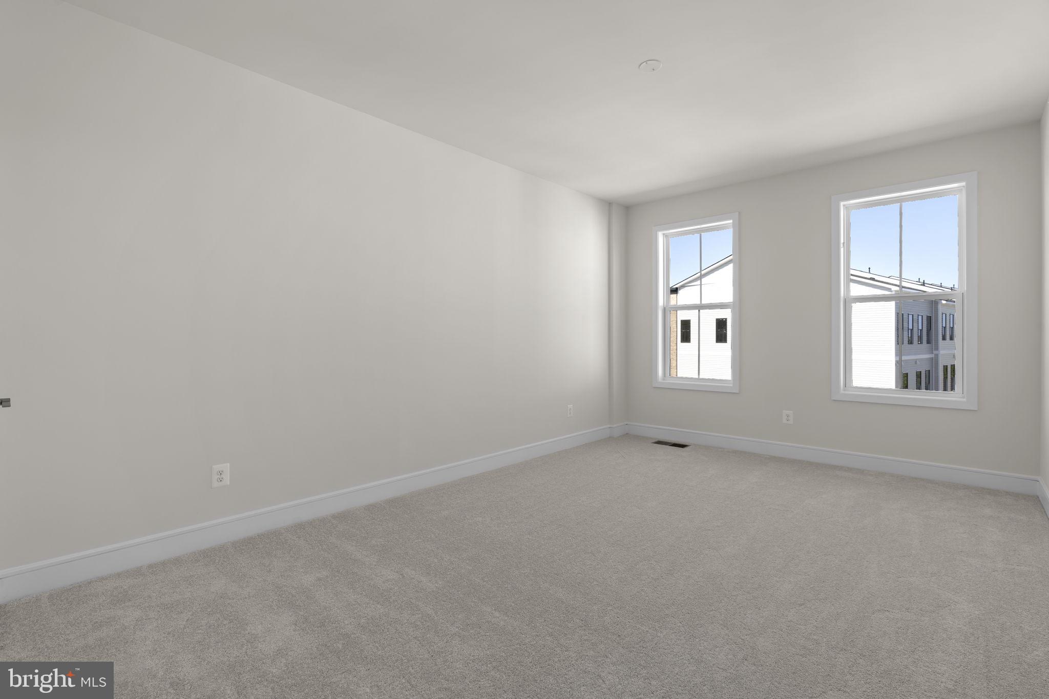 43294 FARRINGDON SQUARE