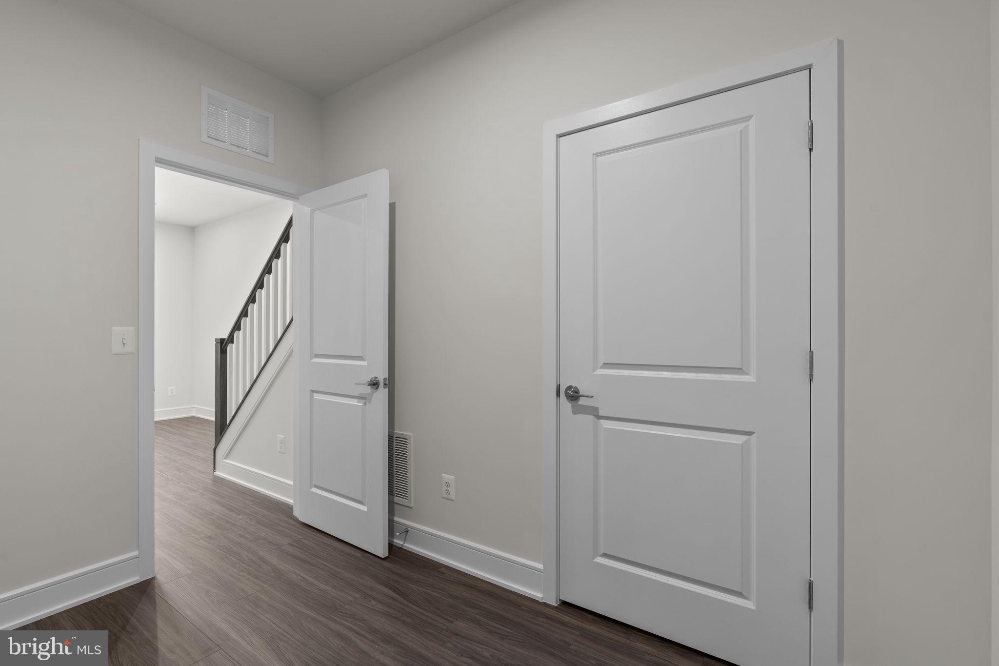 43294 FARRINGDON SQUARE