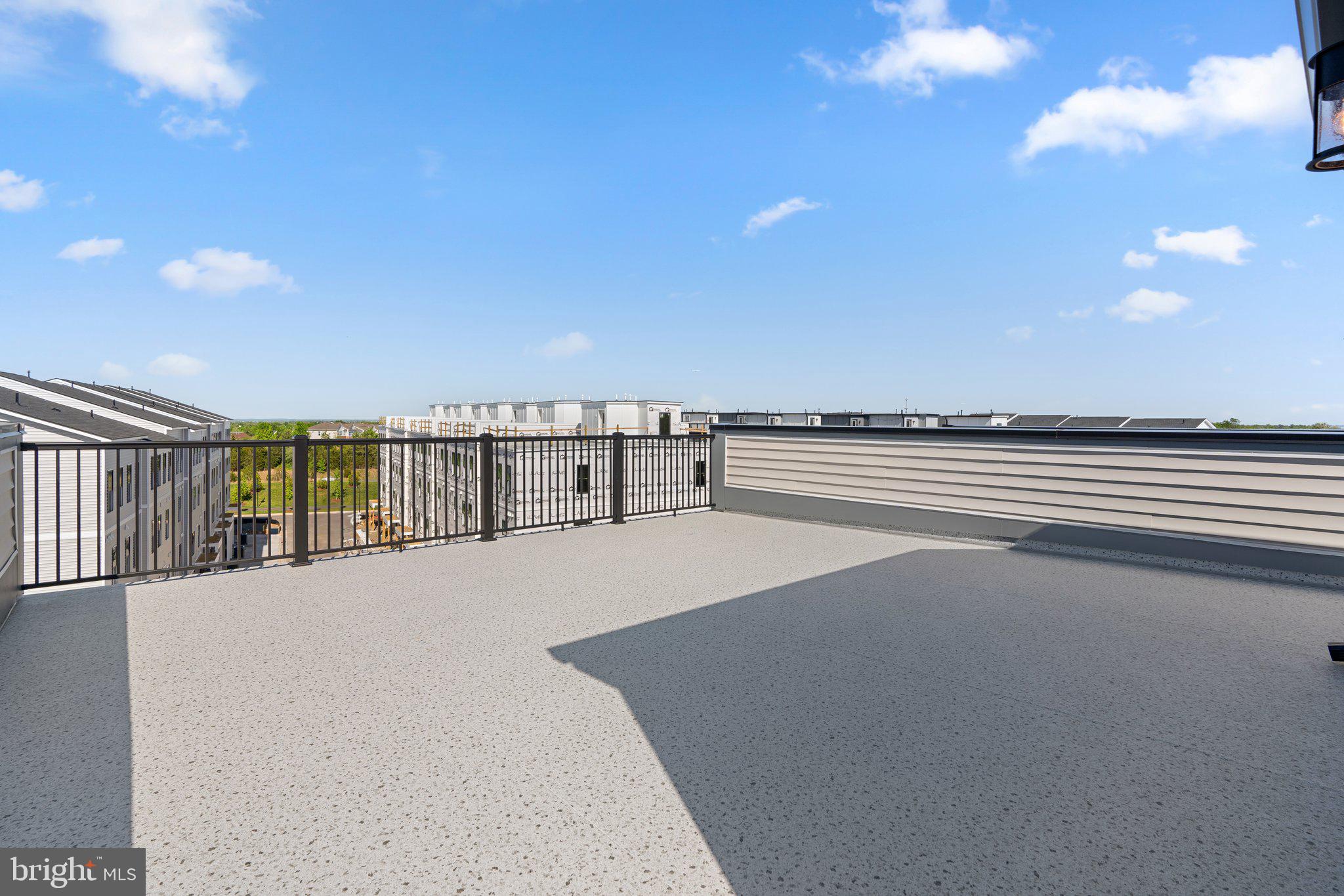 43294 FARRINGDON SQUARE