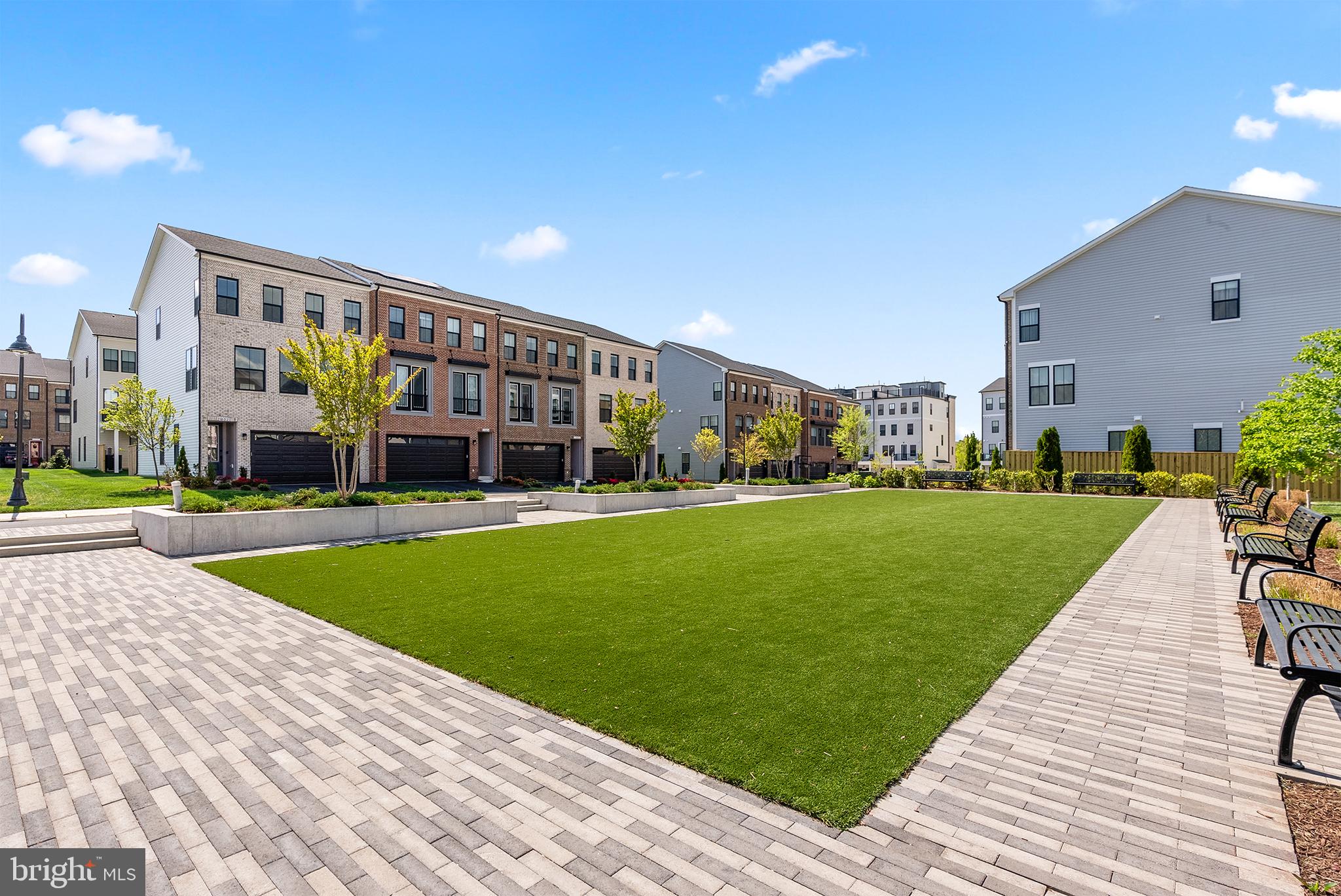 43497 FARRINGDON SQUARE