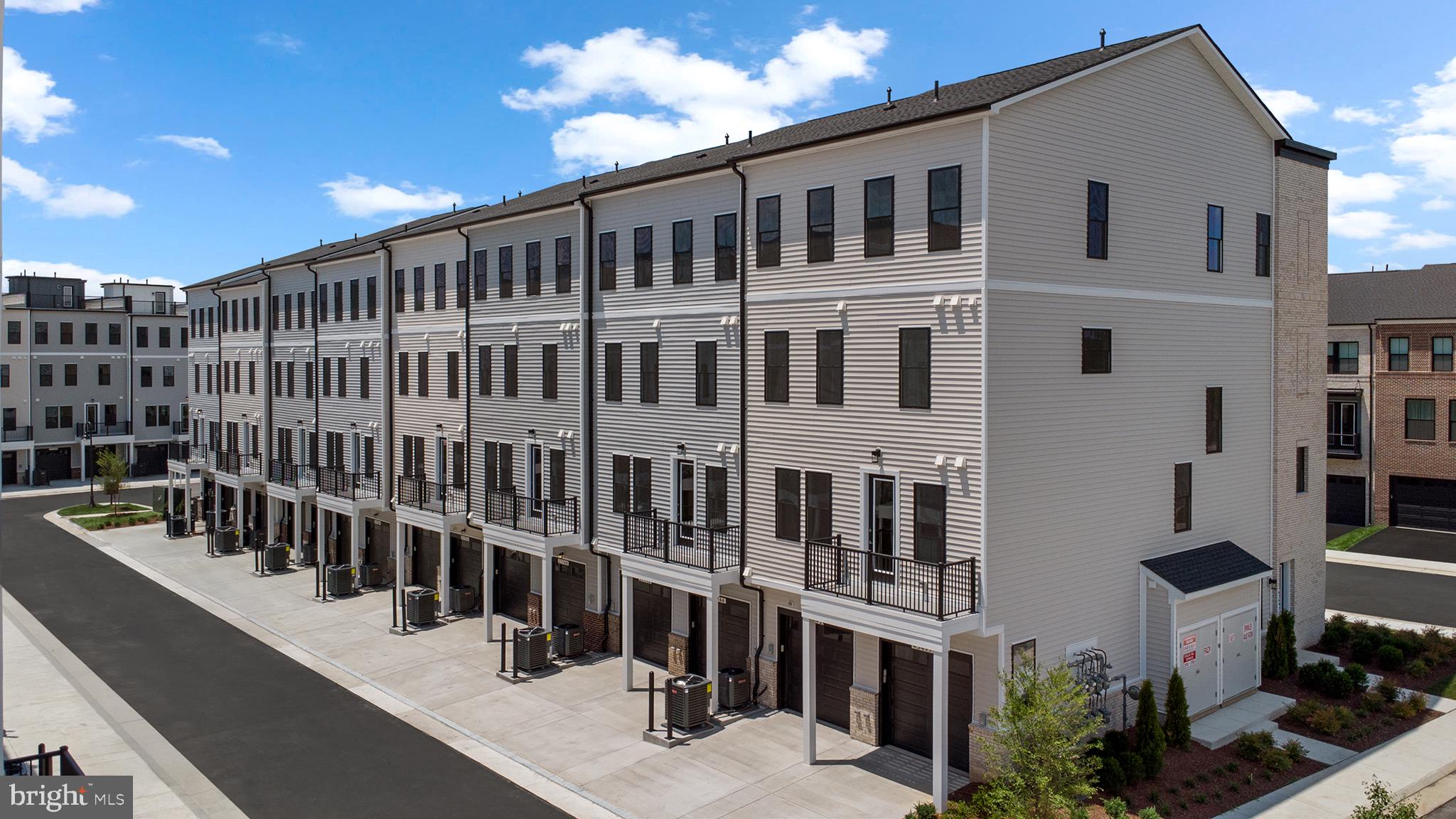 43497 FARRINGDON SQUARE