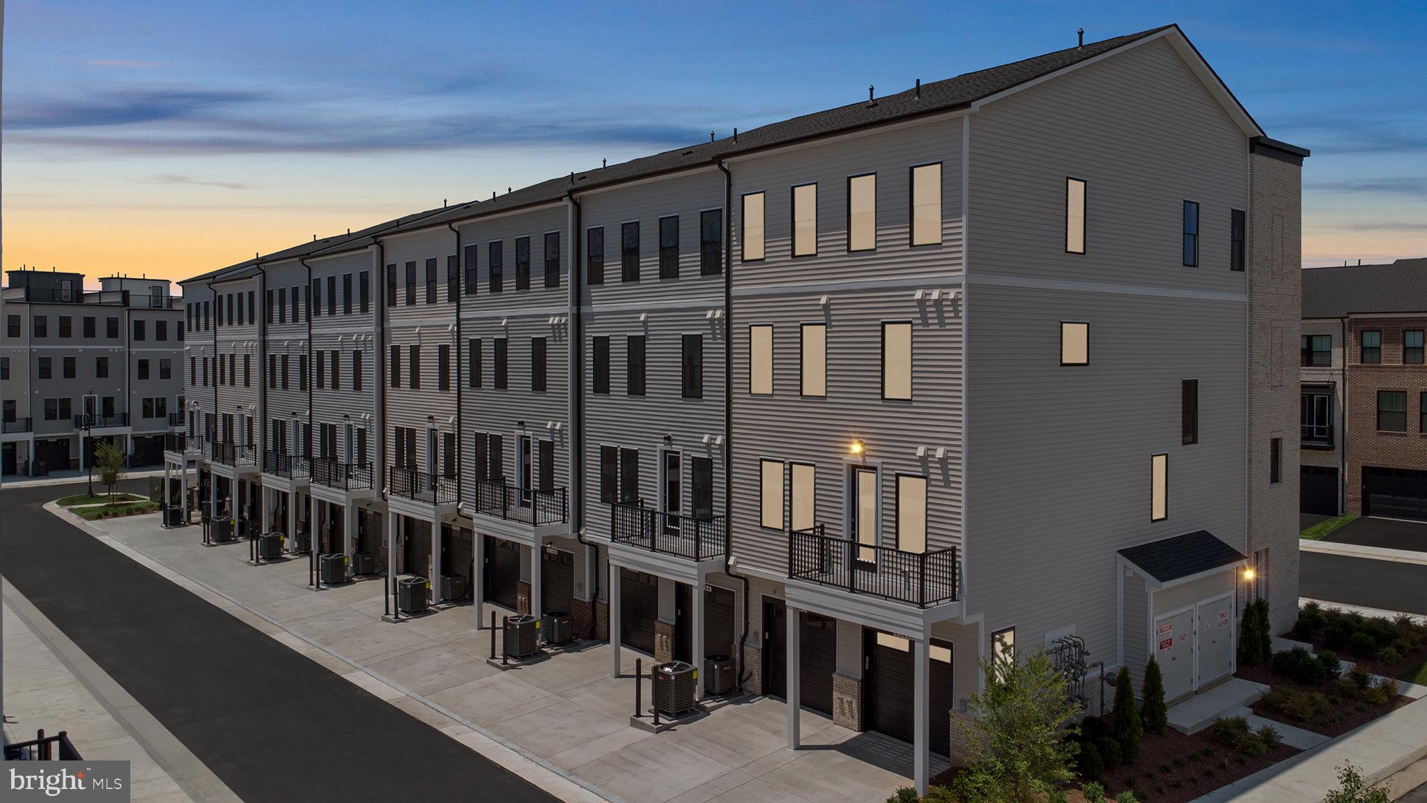 43497 FARRINGDON SQUARE