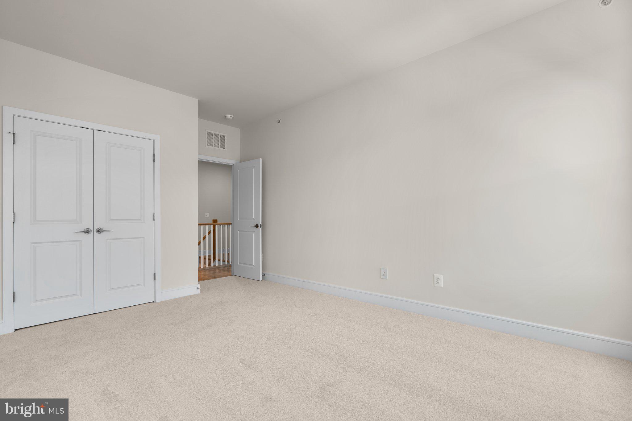 43497 FARRINGDON SQUARE