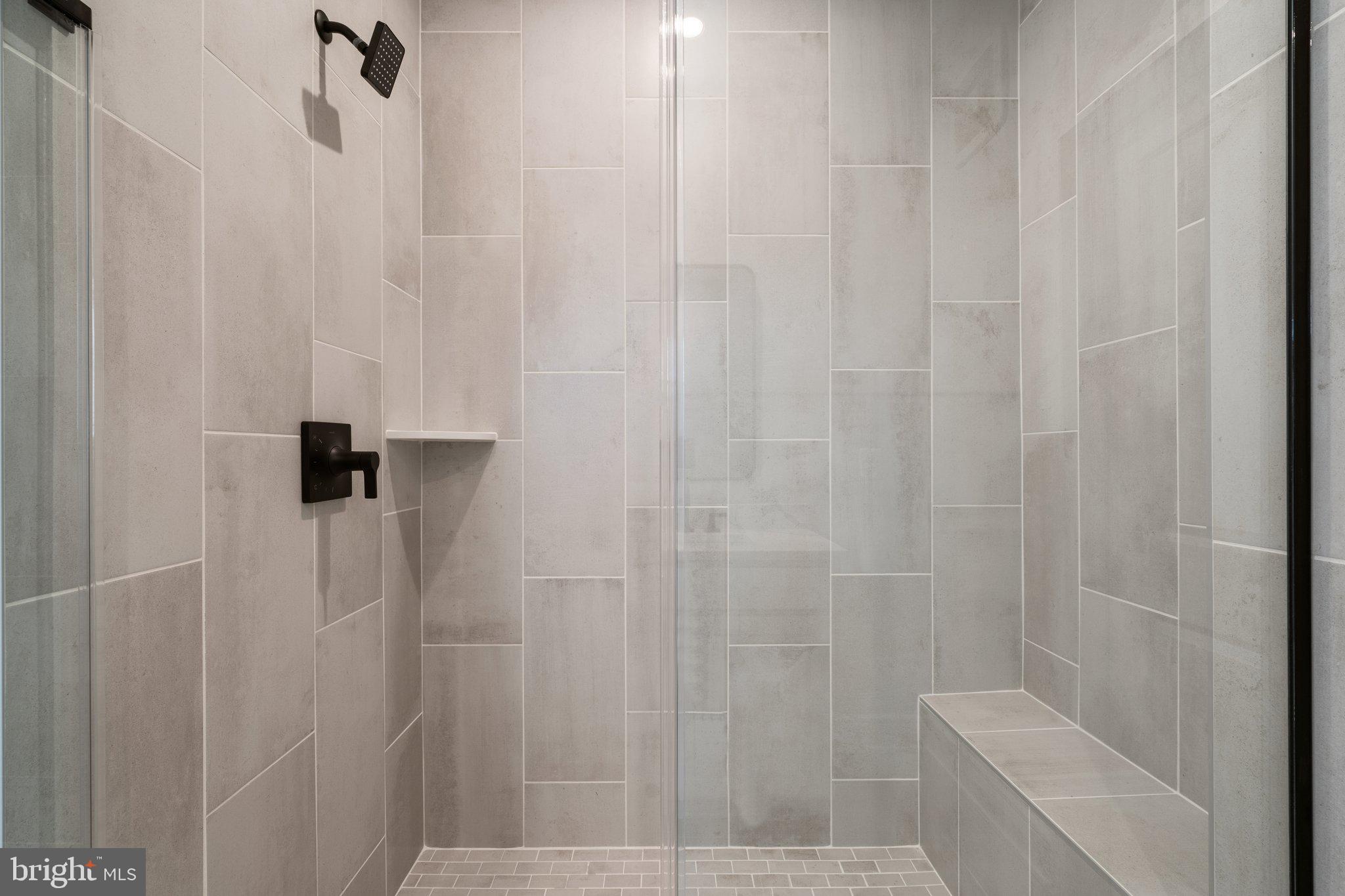 43497 FARRINGDON SQUARE