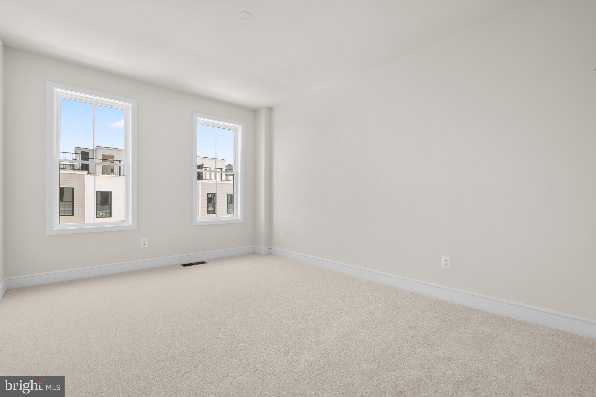 43497 FARRINGDON SQUARE