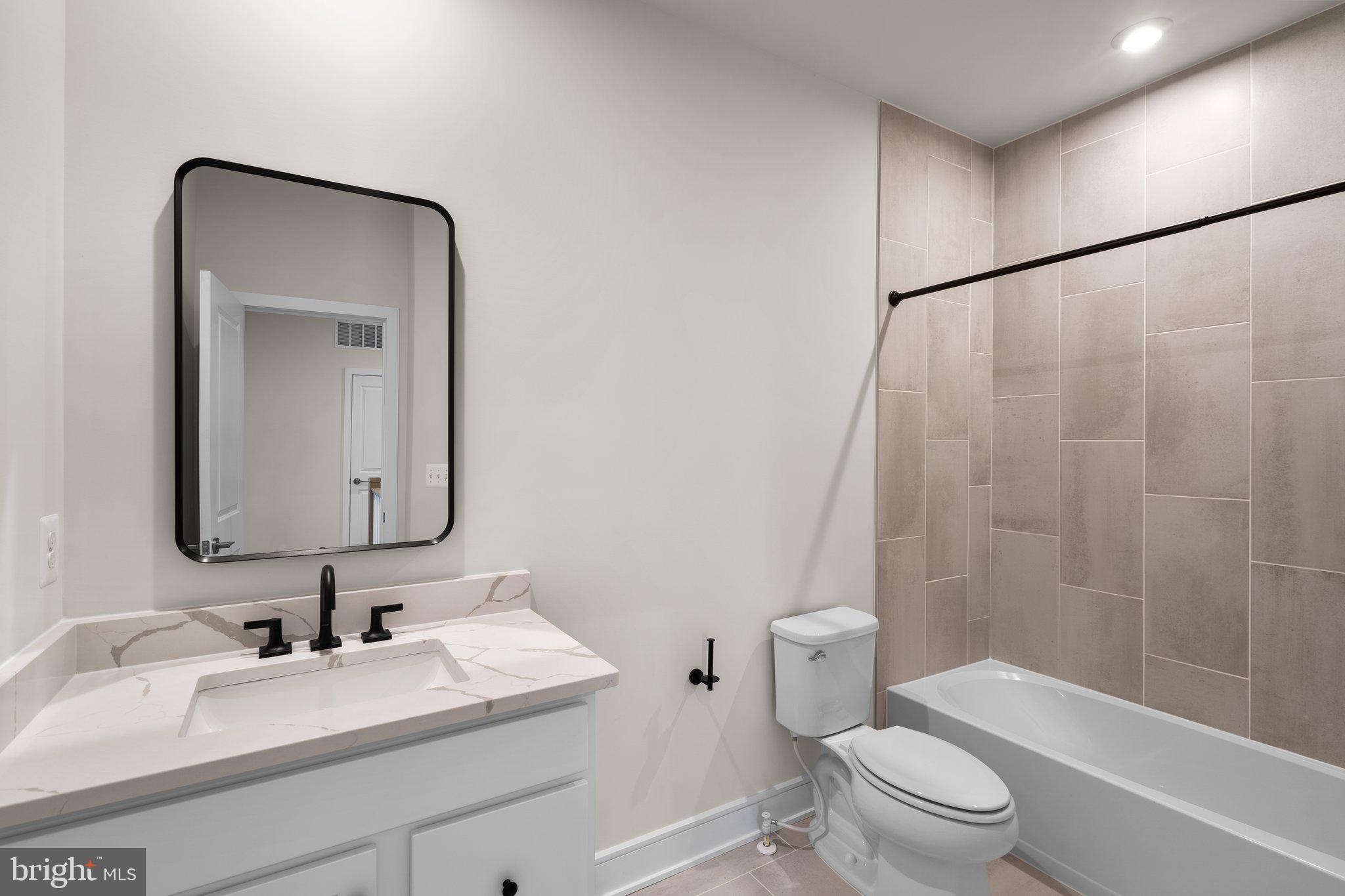 43497 FARRINGDON SQUARE