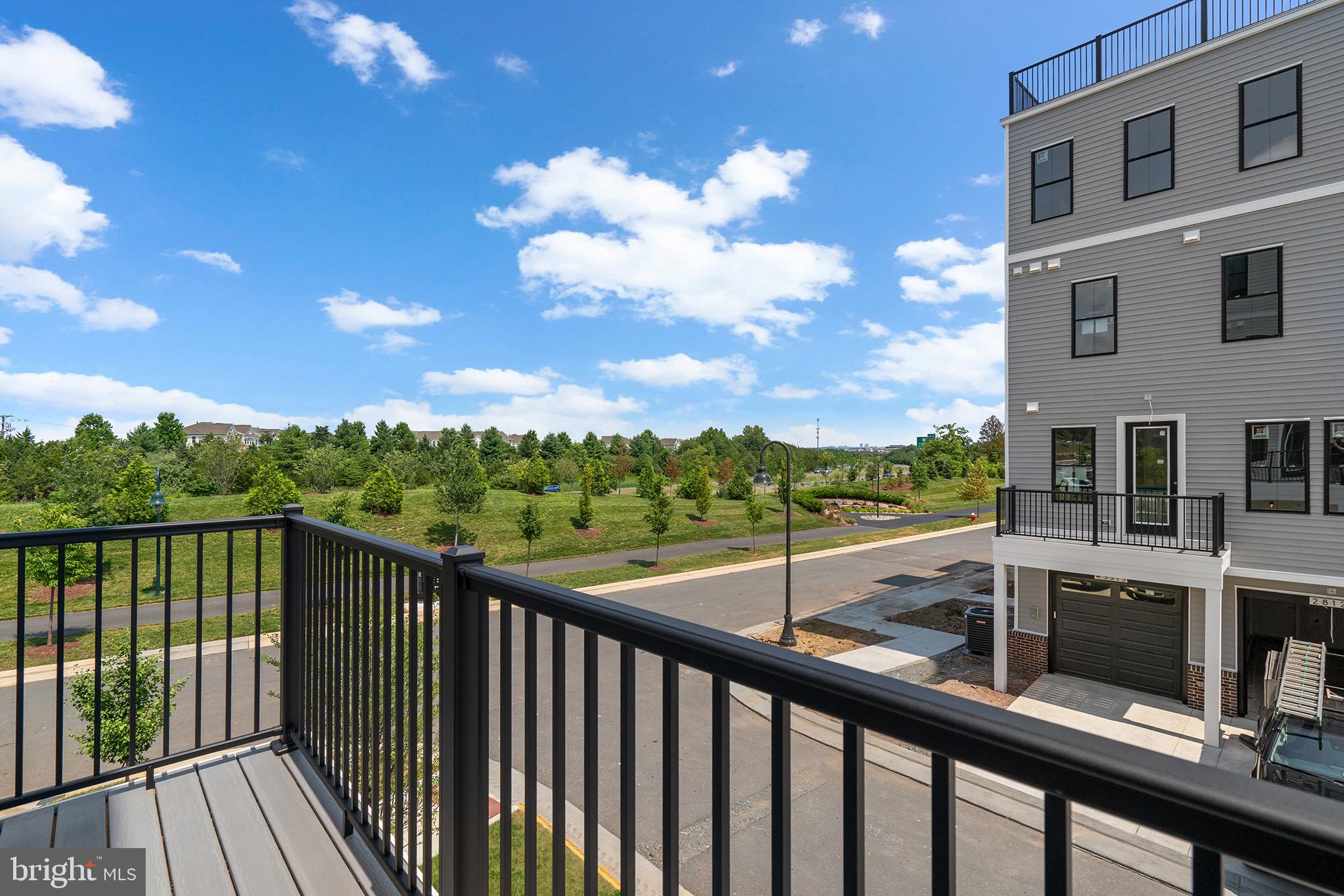 43497 FARRINGDON SQUARE