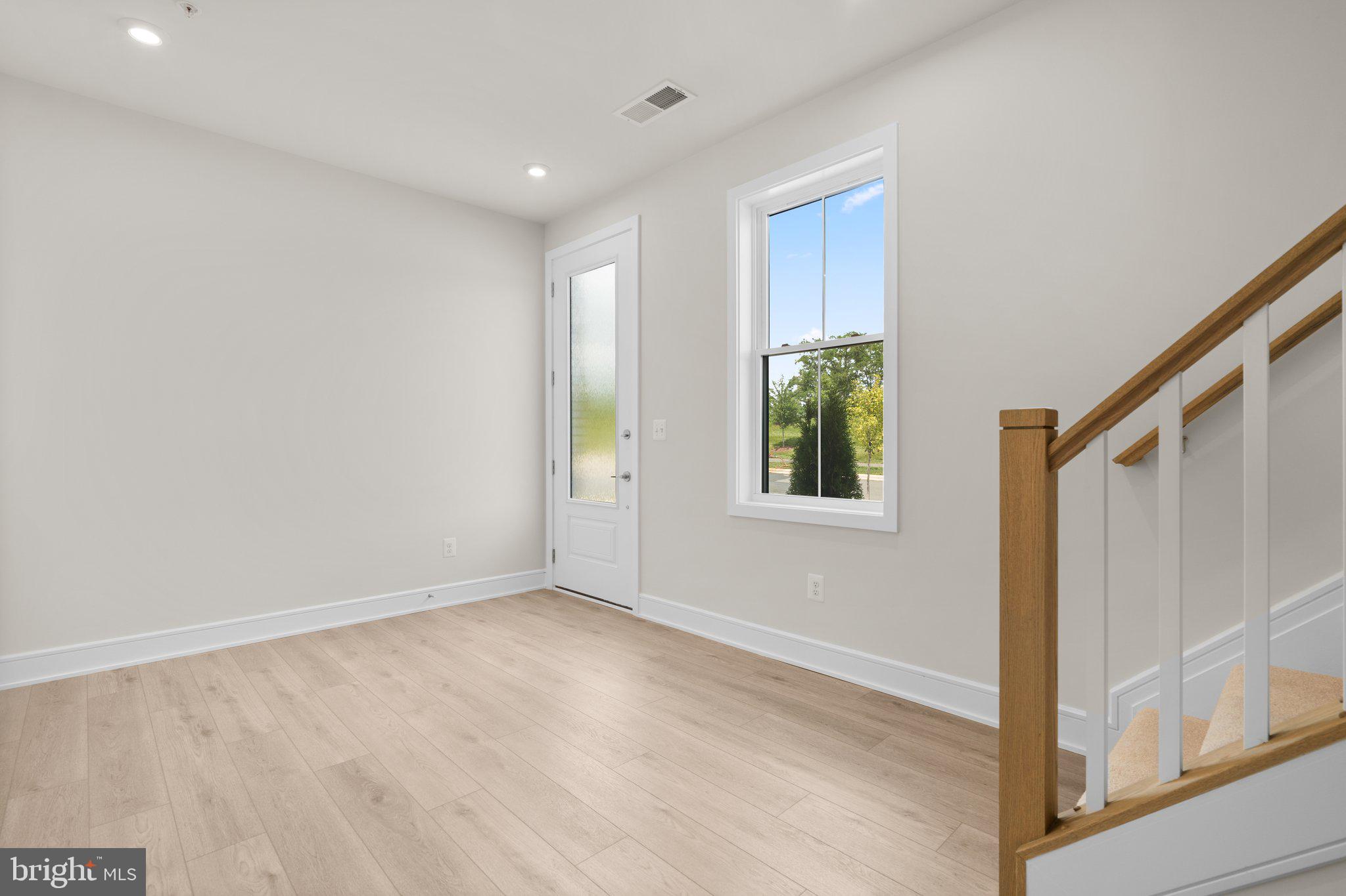 43497 FARRINGDON SQUARE