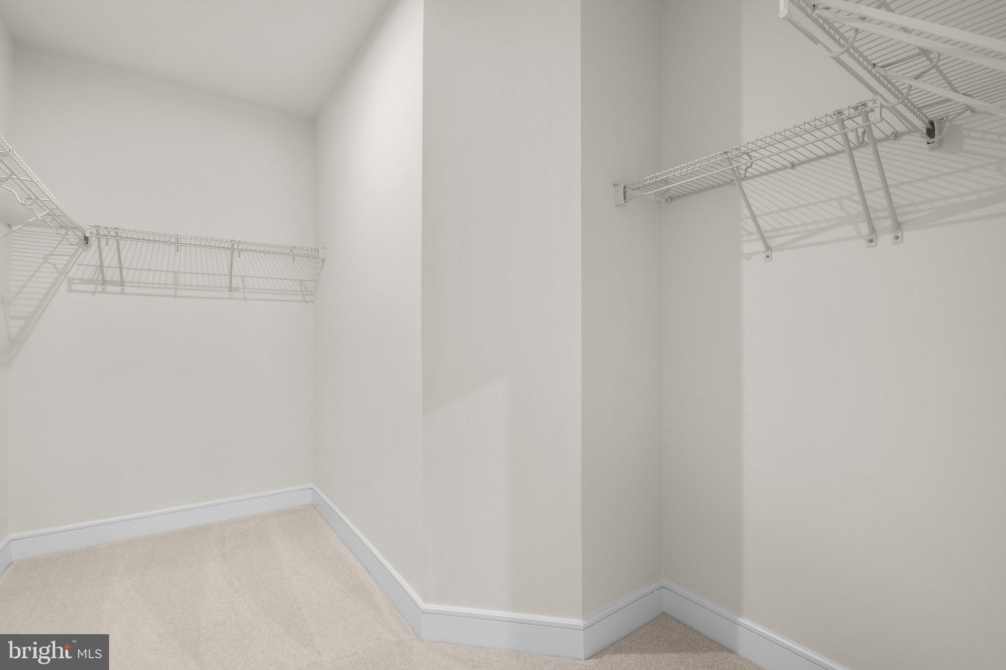 43497 FARRINGDON SQUARE