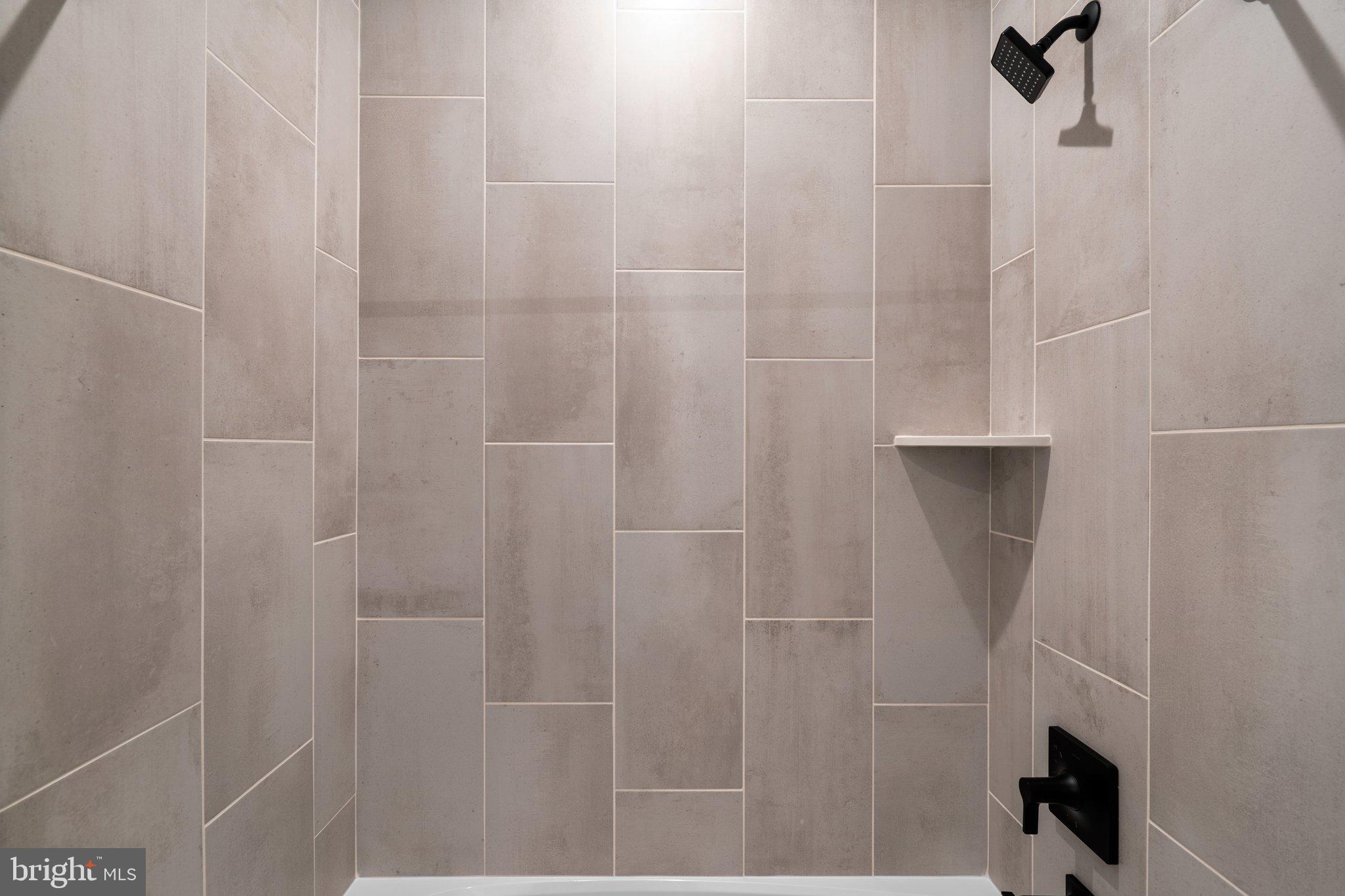 43497 FARRINGDON SQUARE