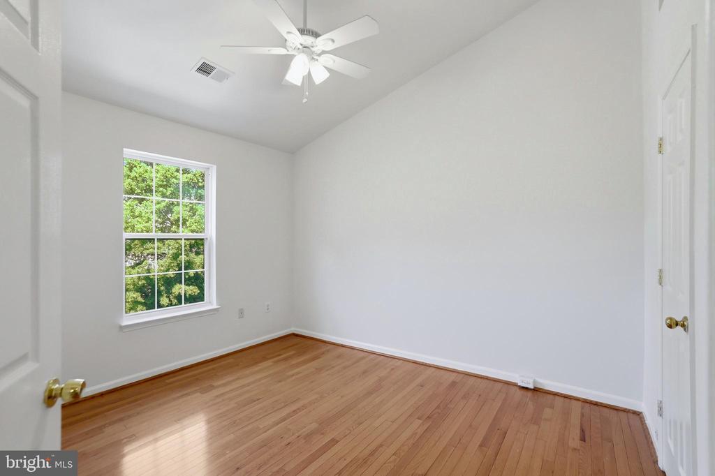 21648 FRAME SQUARE
