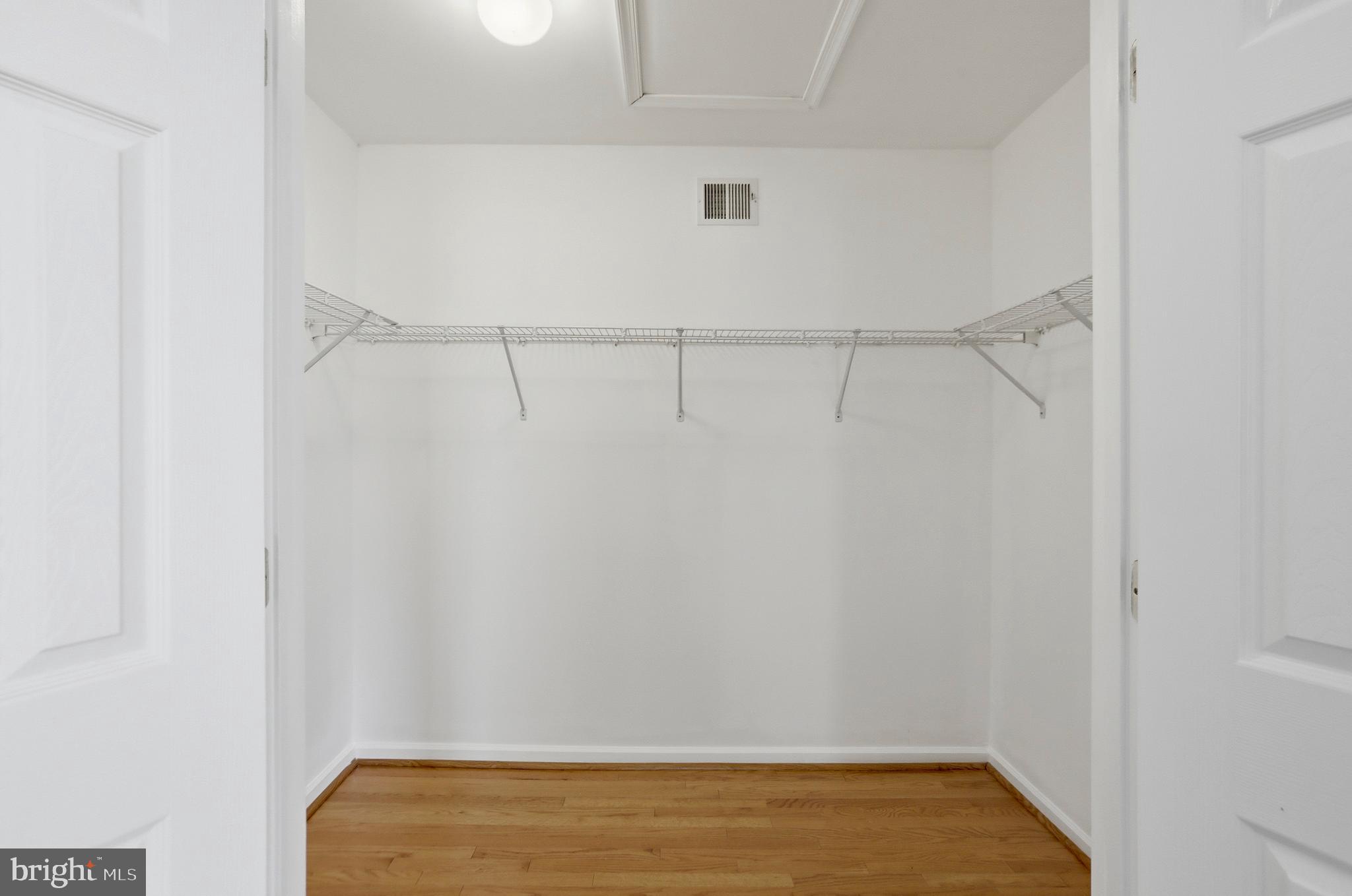 21648 FRAME SQUARE