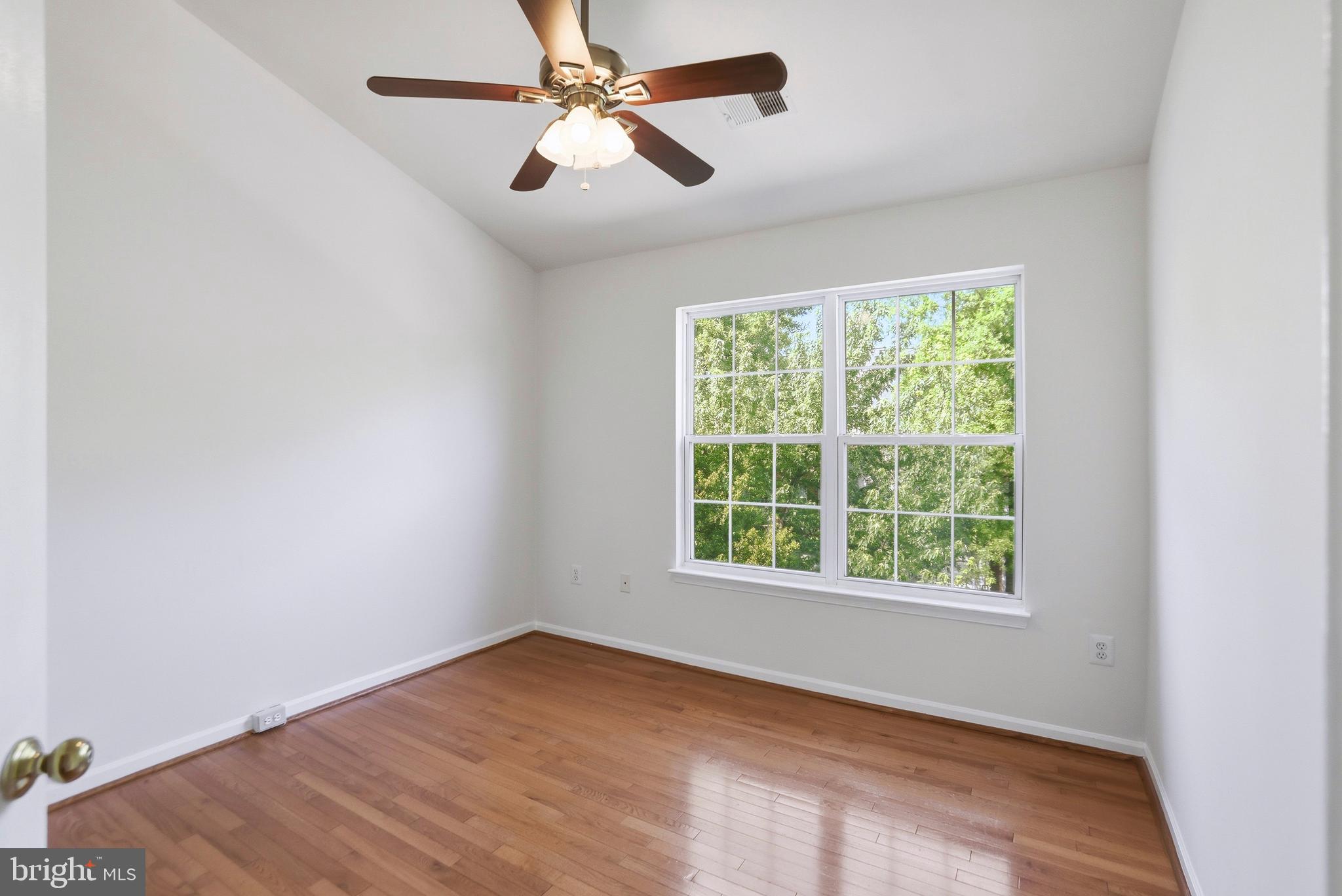 21648 FRAME SQUARE