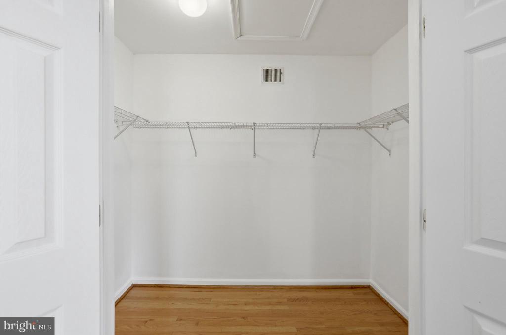 21648 FRAME SQUARE