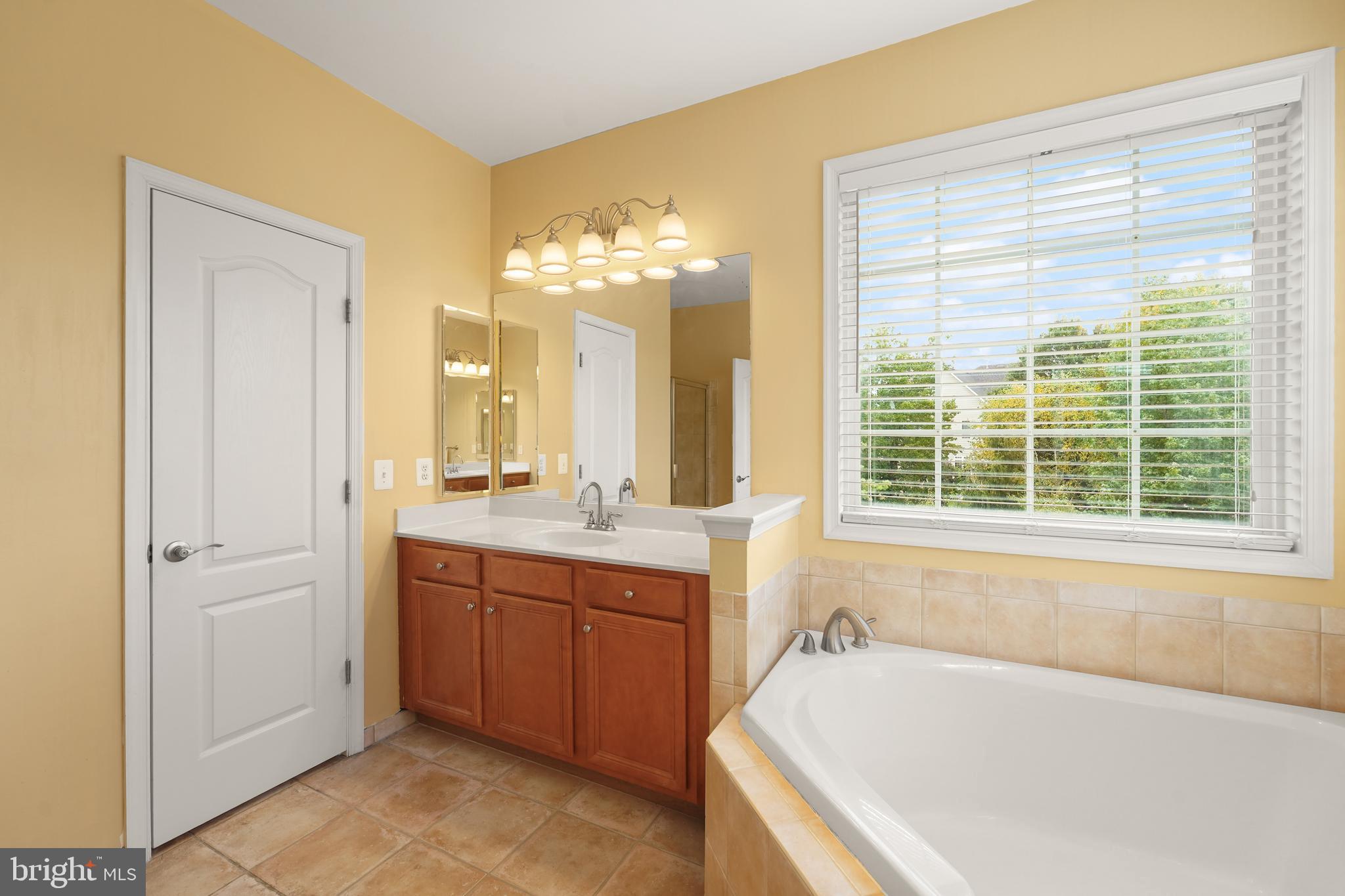 19296 CREEK FIELD CIRCLE