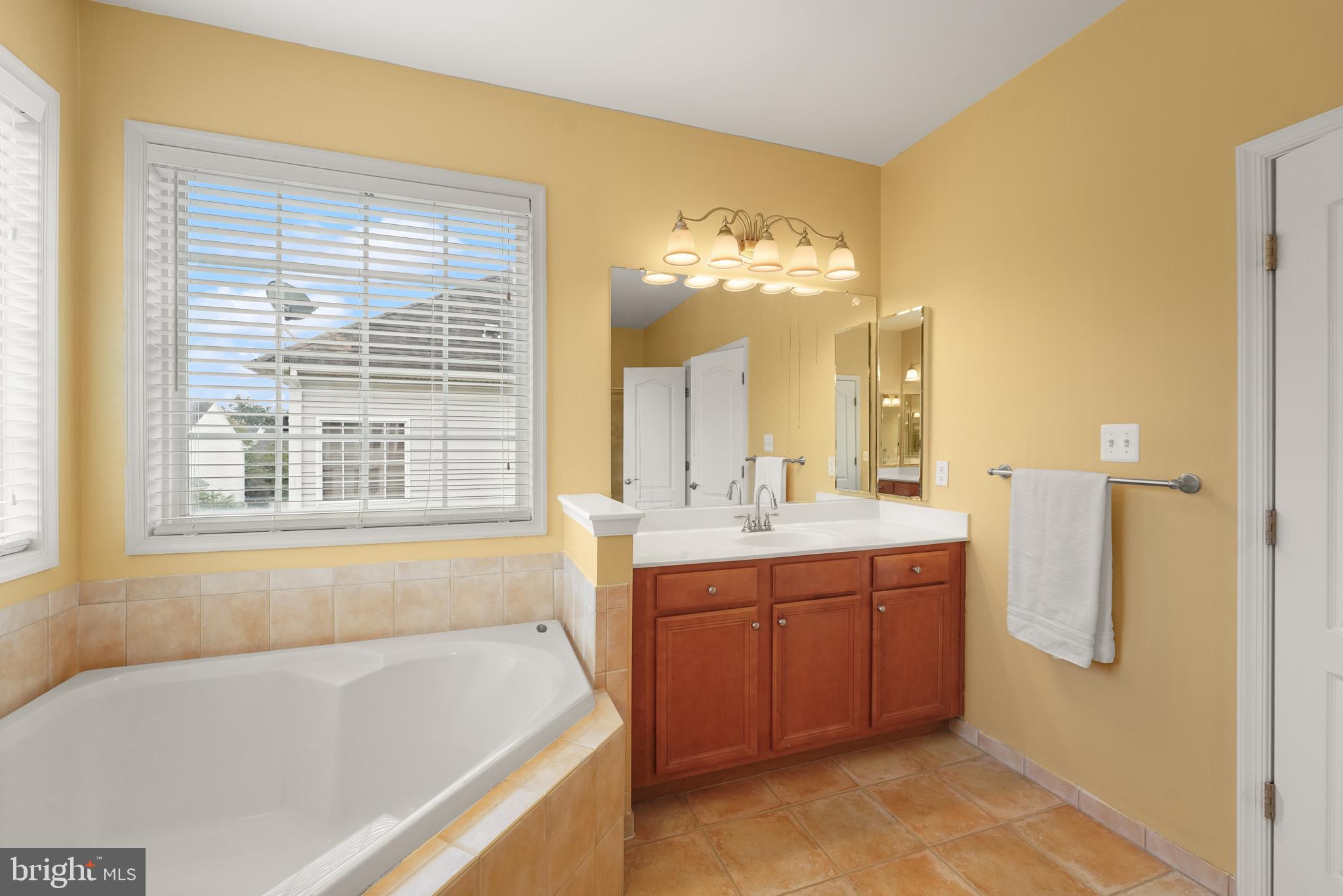 19296 CREEK FIELD CIRCLE