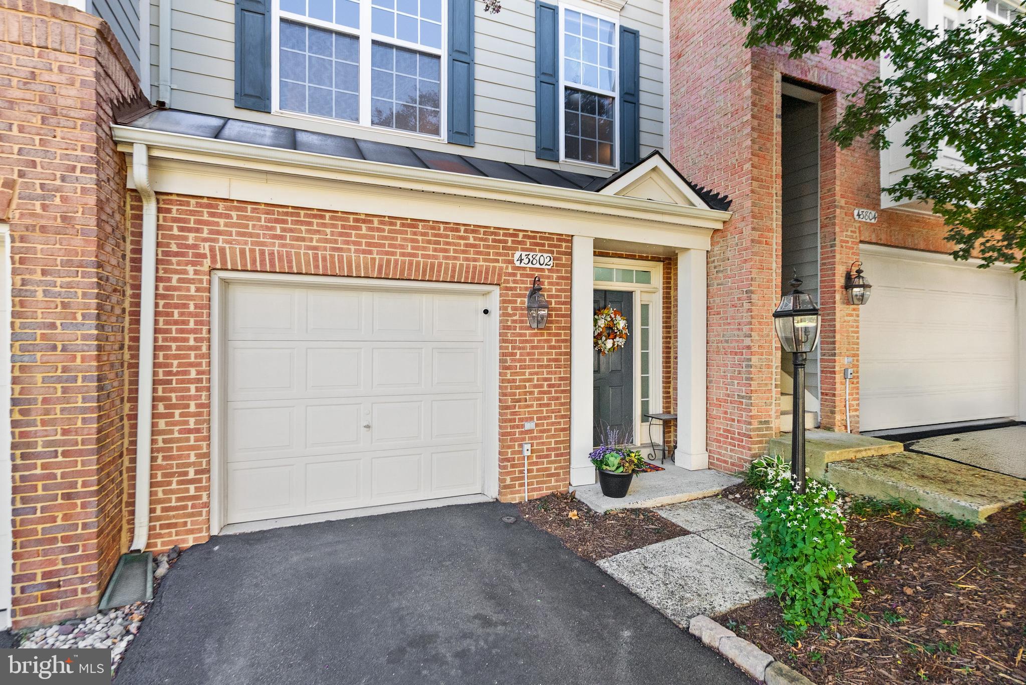 43802 LEES MILL SQUARE