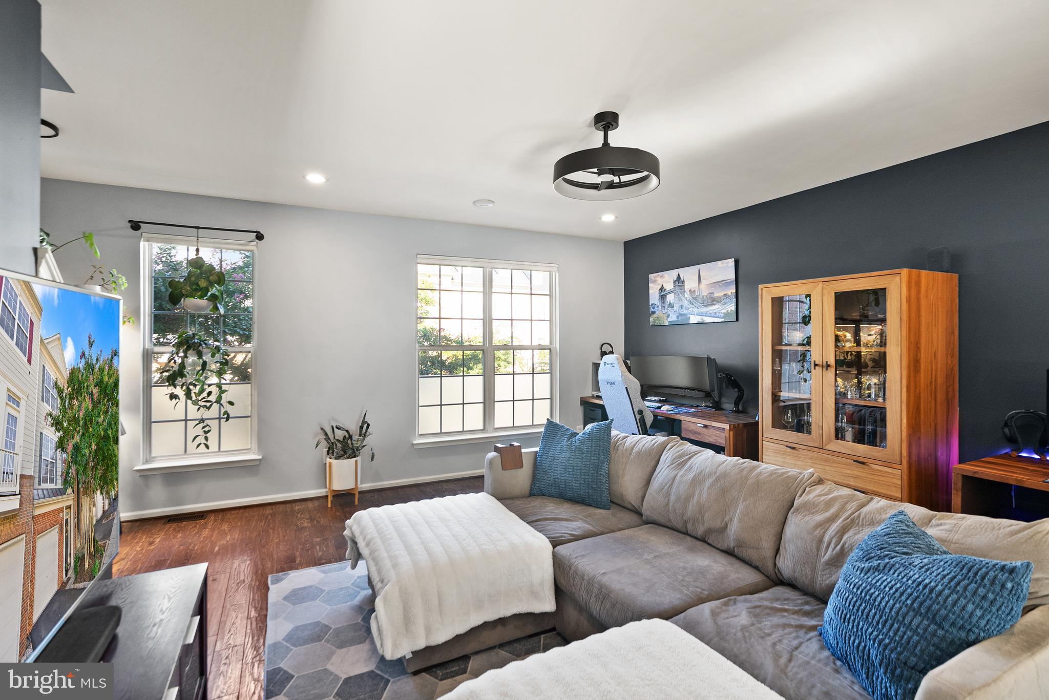 43802 LEES MILL SQUARE