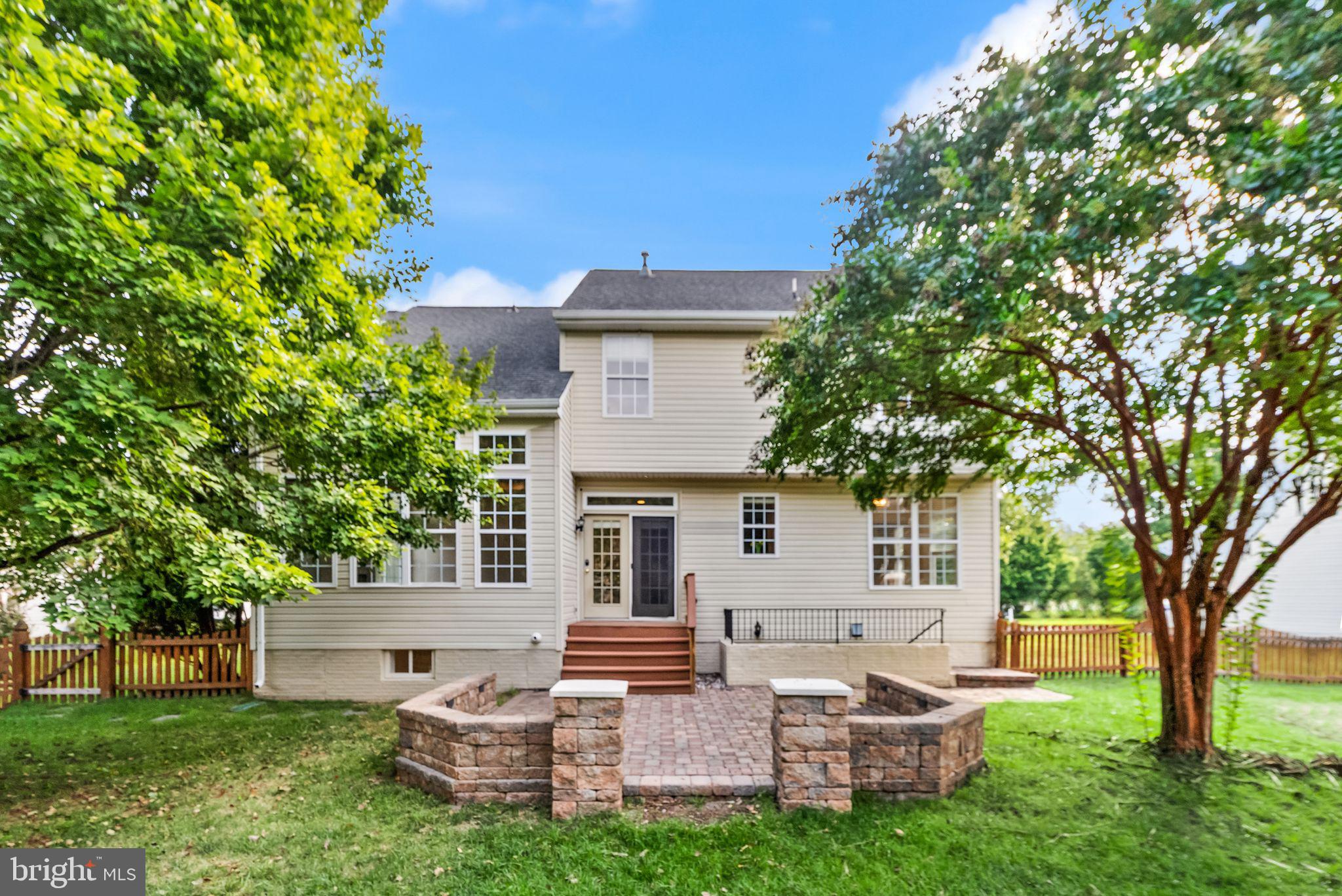 1605 WOODBRIDGE COURT NE