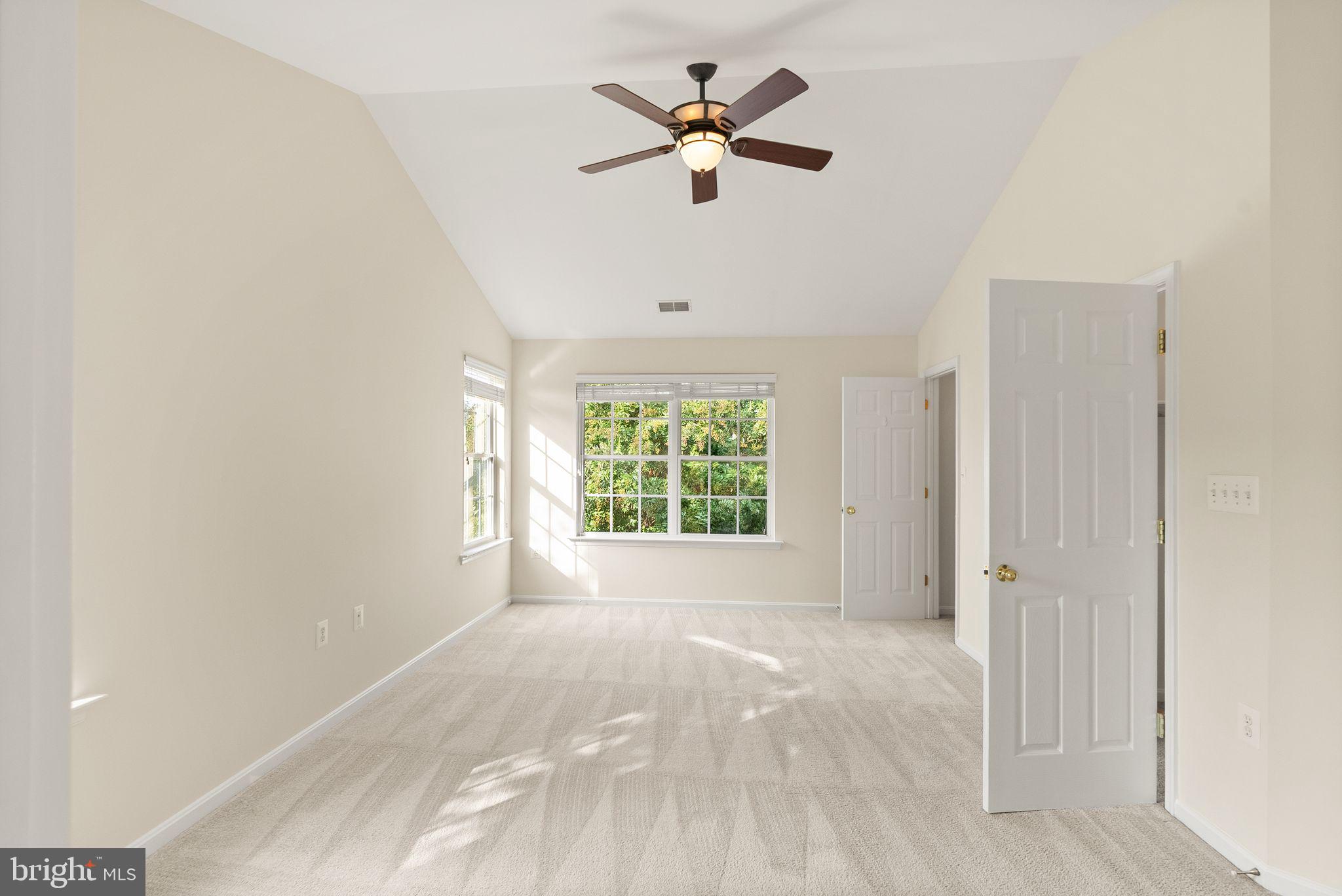 1605 WOODBRIDGE COURT NE