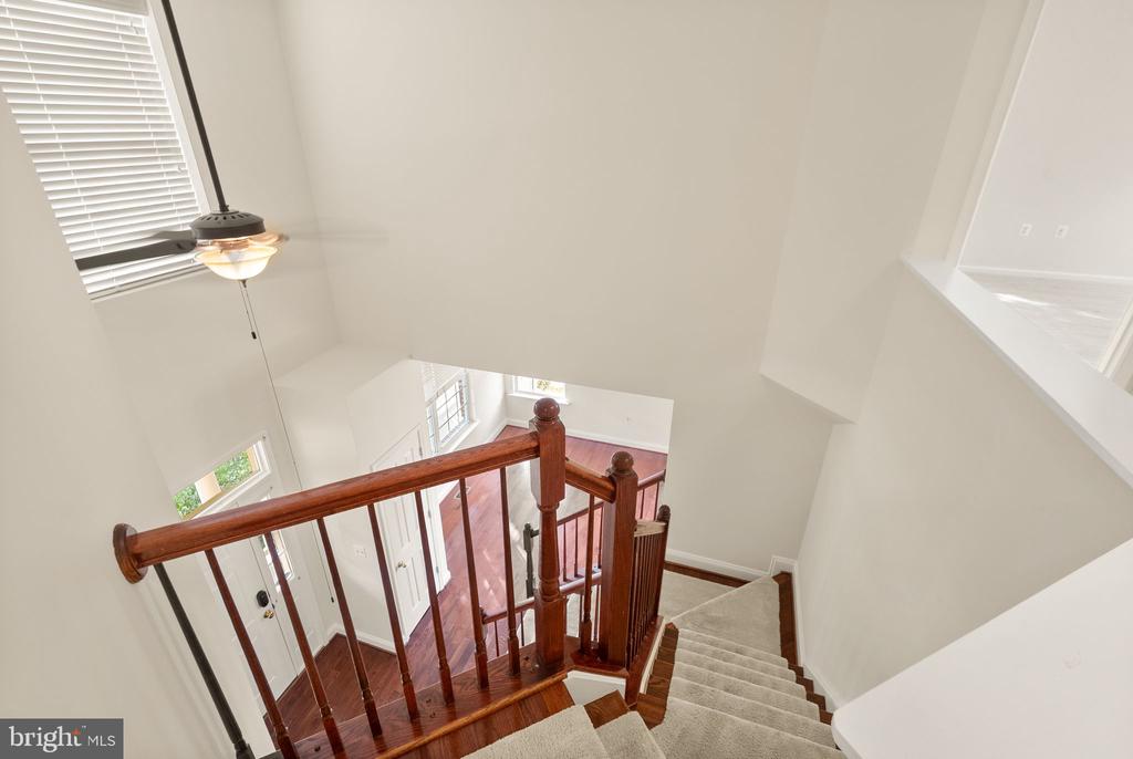 1605 WOODBRIDGE COURT NE