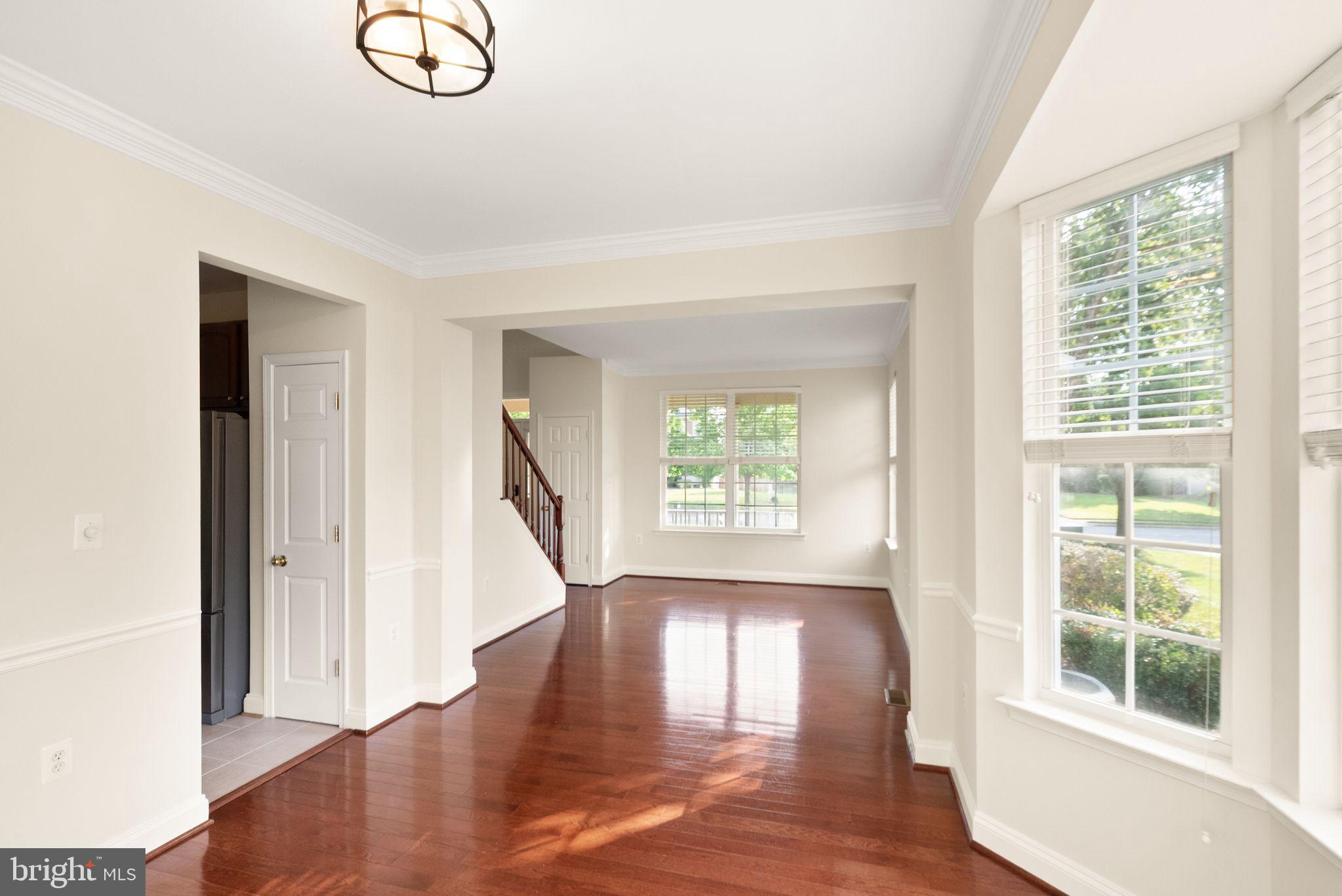 1605 WOODBRIDGE COURT NE