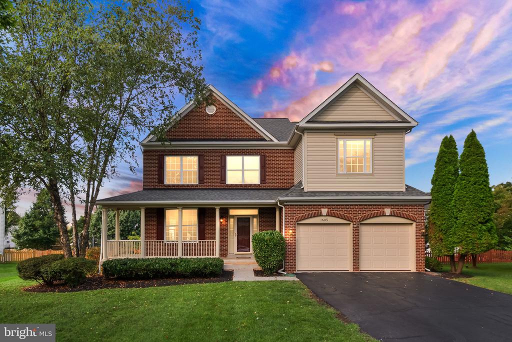 1605 WOODBRIDGE COURT NE