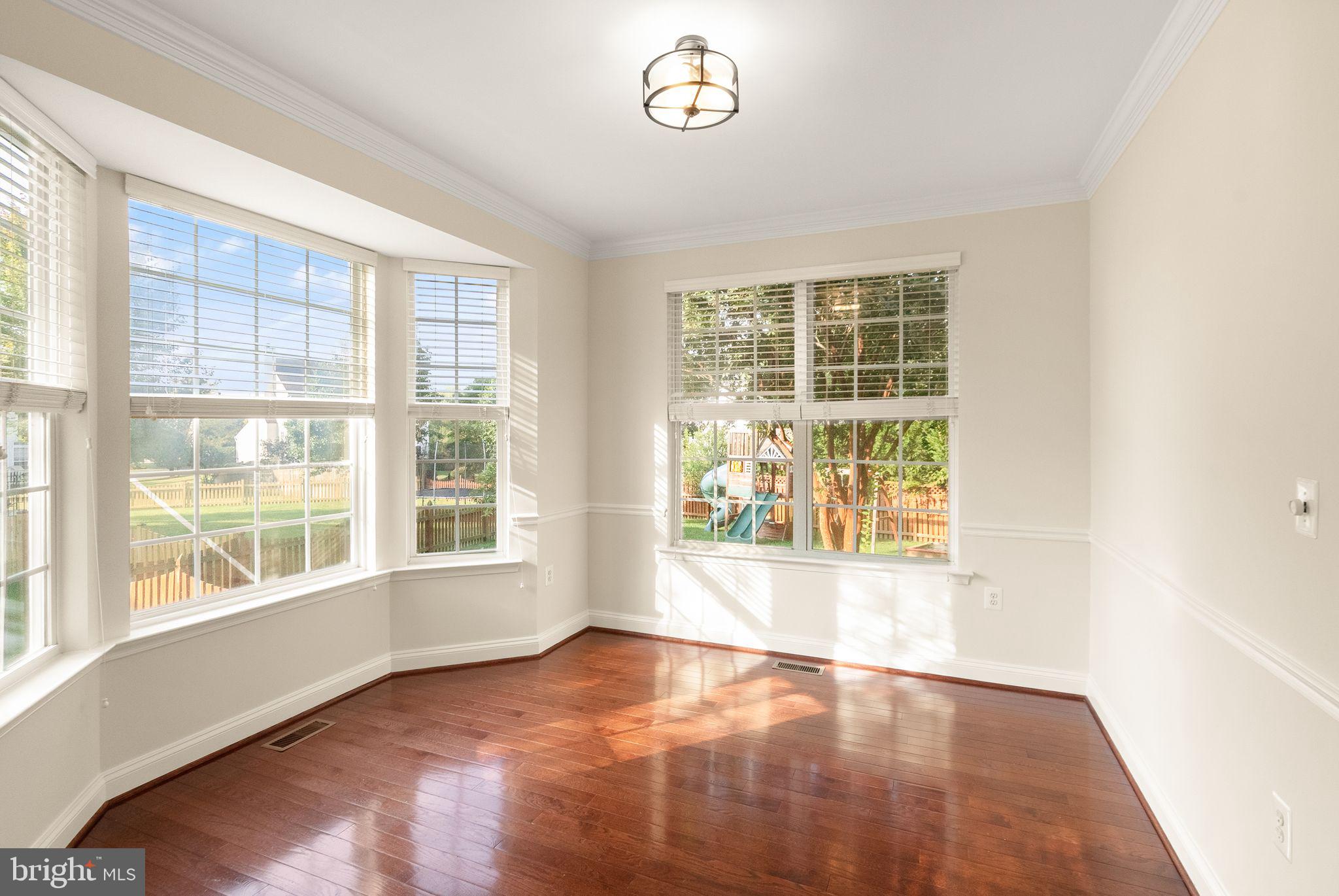 1605 WOODBRIDGE COURT NE