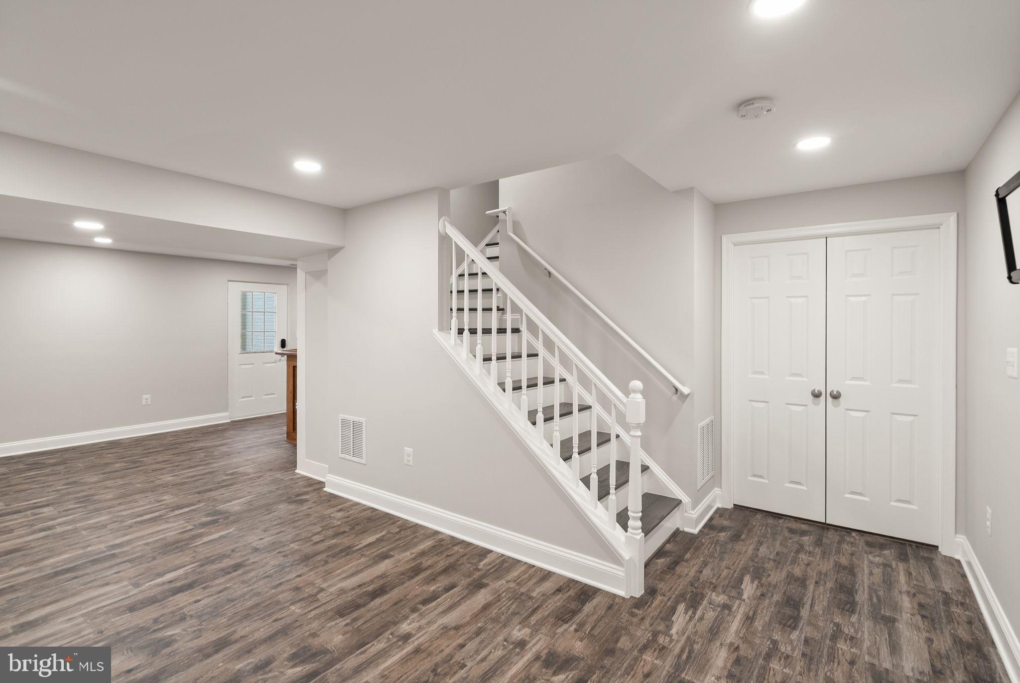 1605 WOODBRIDGE COURT NE