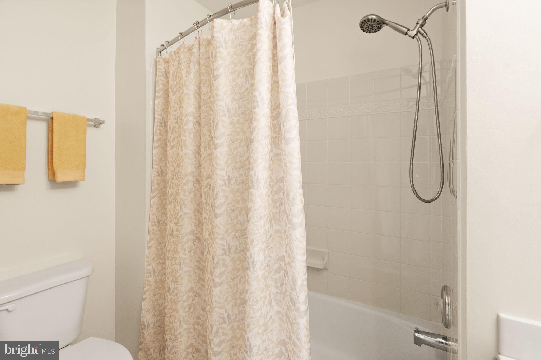 1605 WOODBRIDGE COURT NE