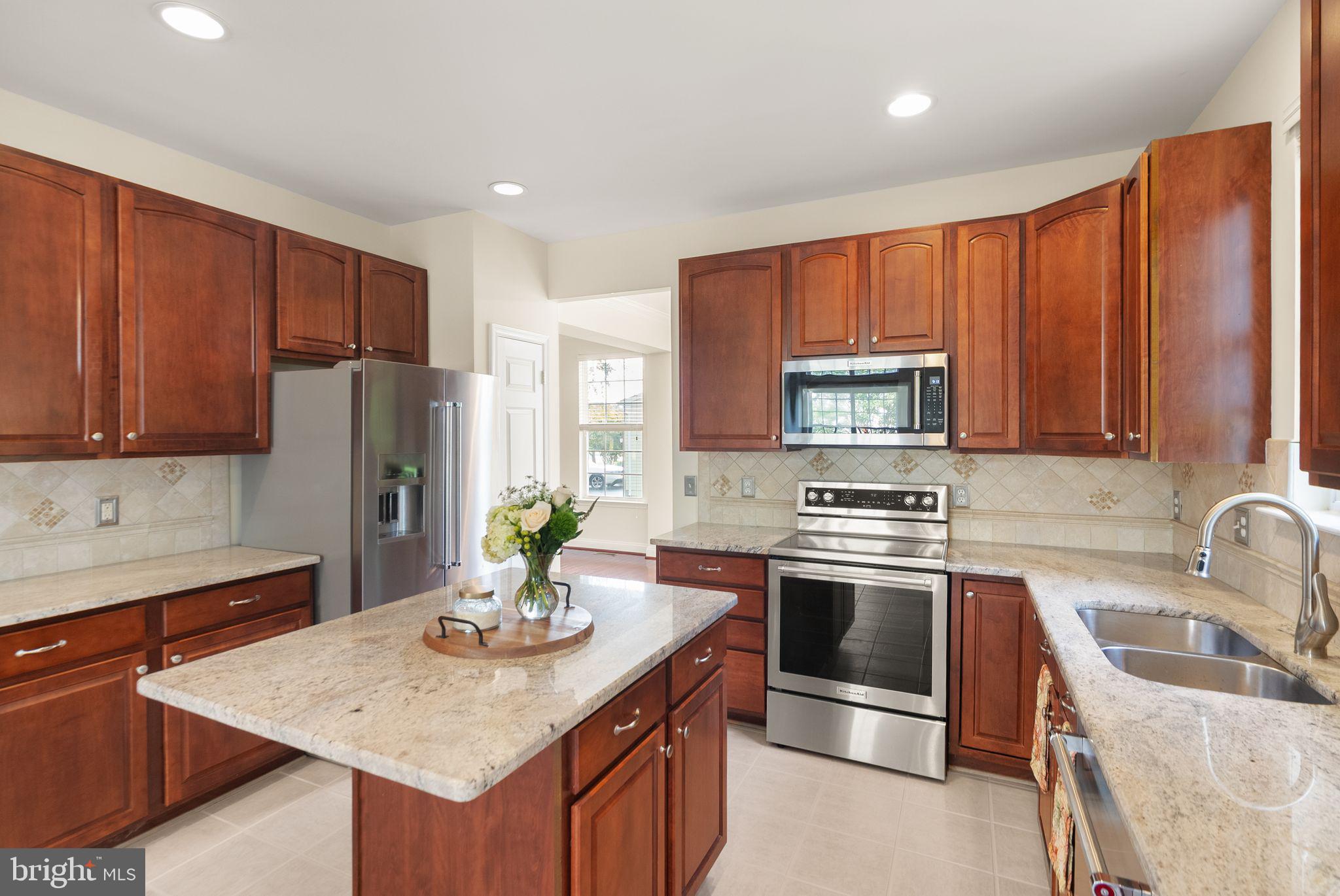 1605 WOODBRIDGE COURT NE