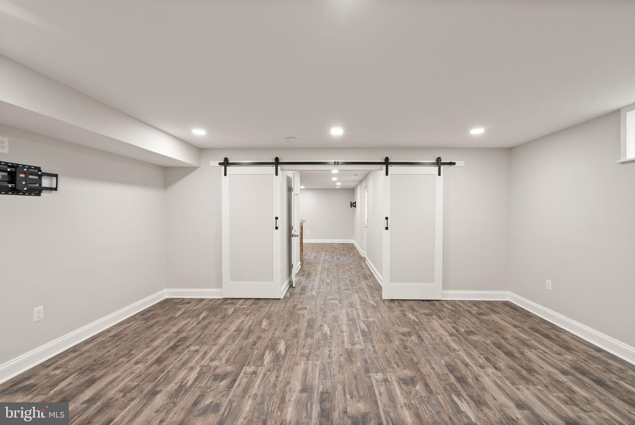 1605 WOODBRIDGE COURT NE