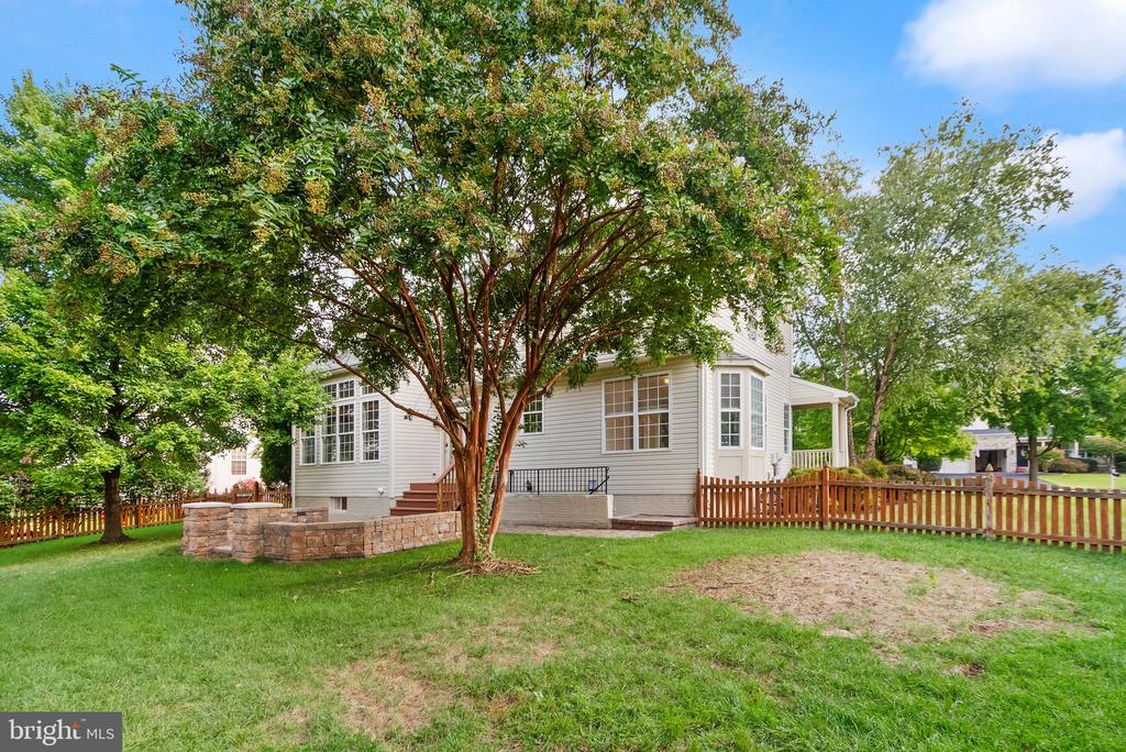 1605 WOODBRIDGE COURT NE
