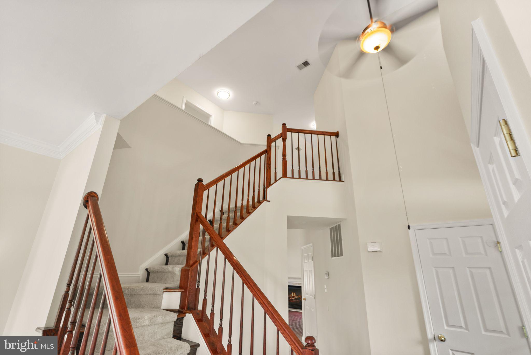 1605 WOODBRIDGE COURT NE