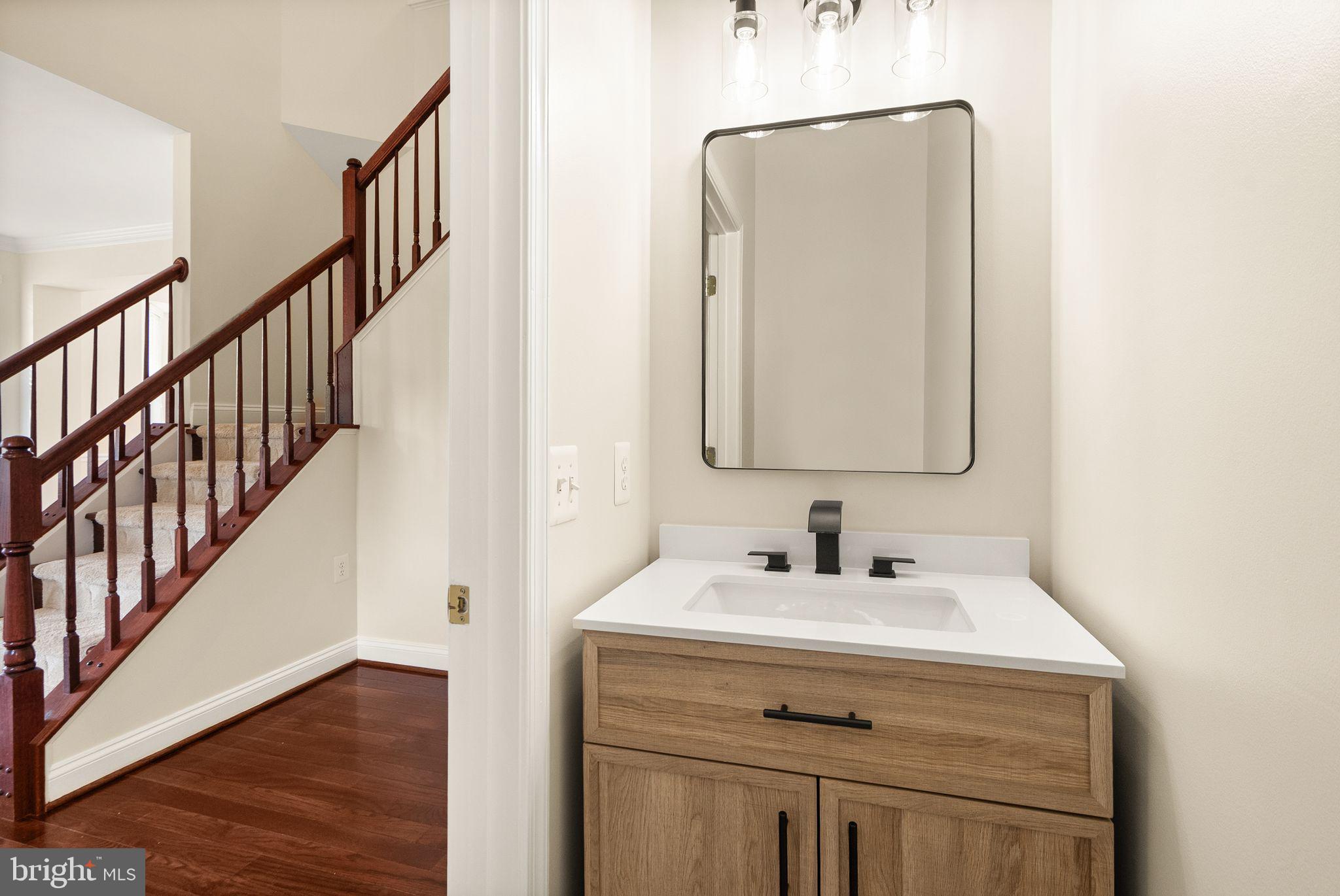 1605 WOODBRIDGE COURT NE