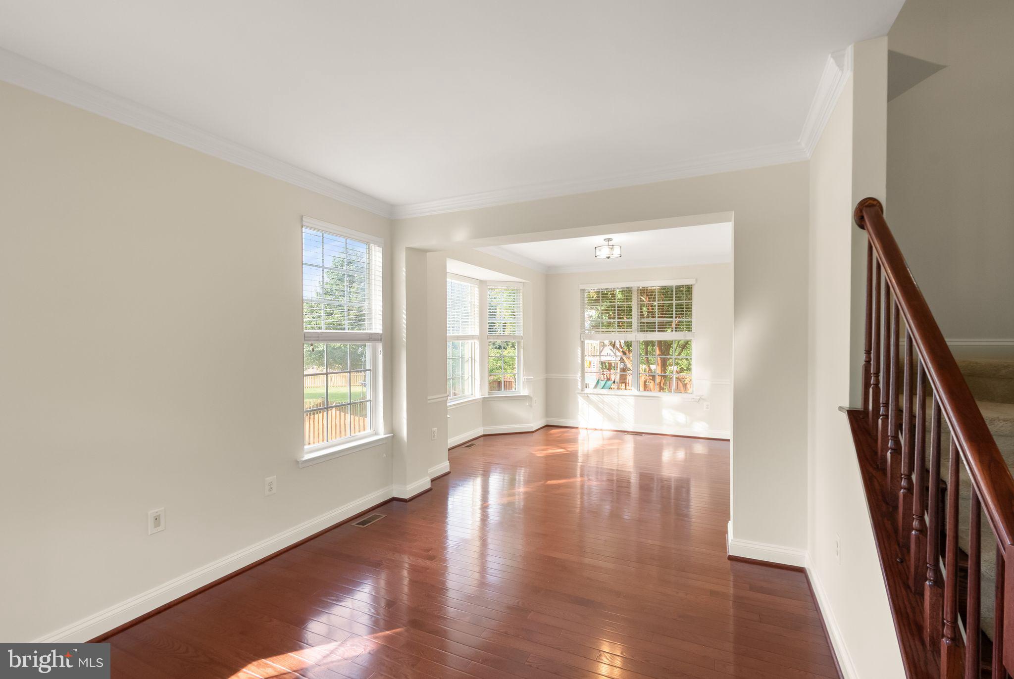 1605 WOODBRIDGE COURT NE