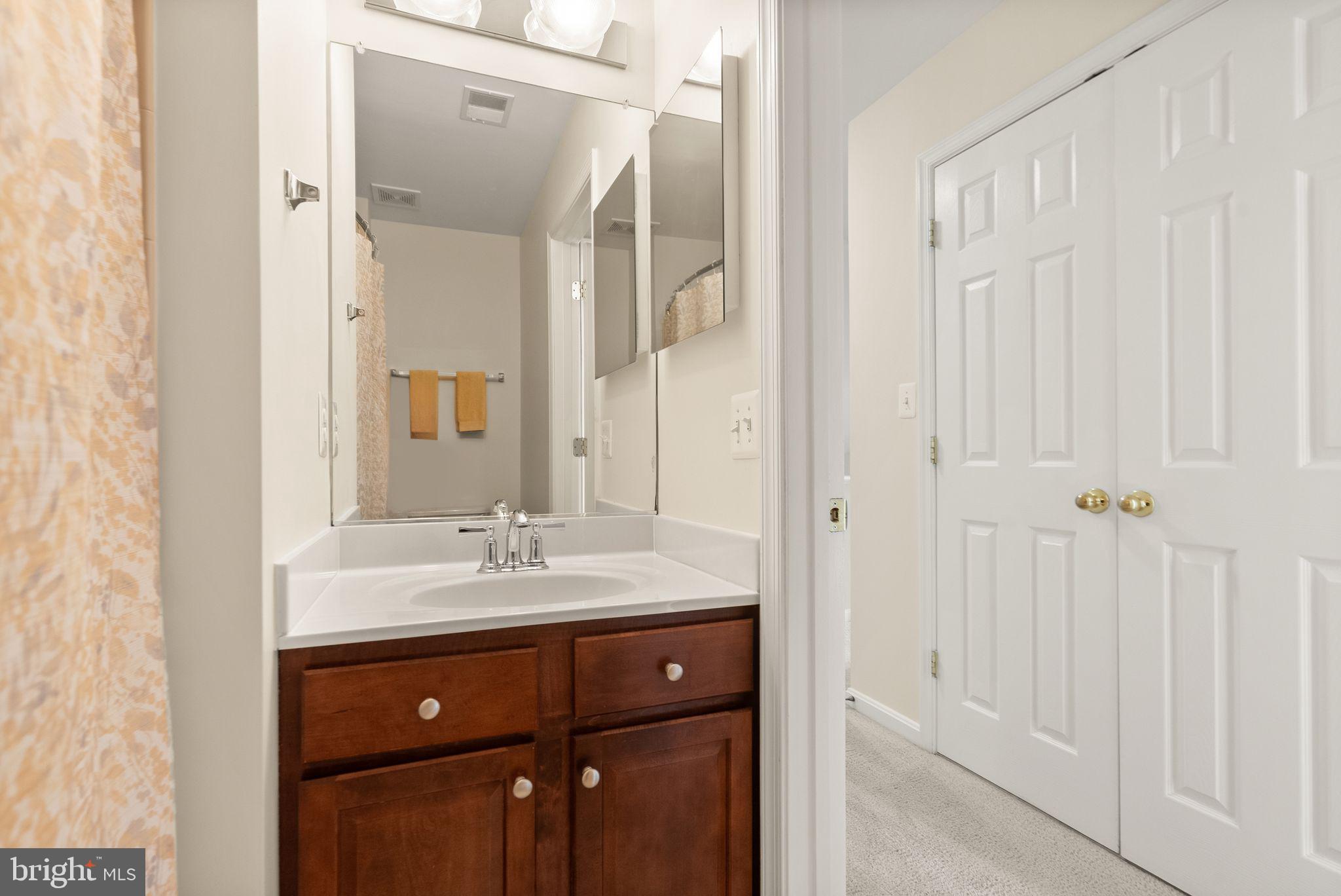 1605 WOODBRIDGE COURT NE