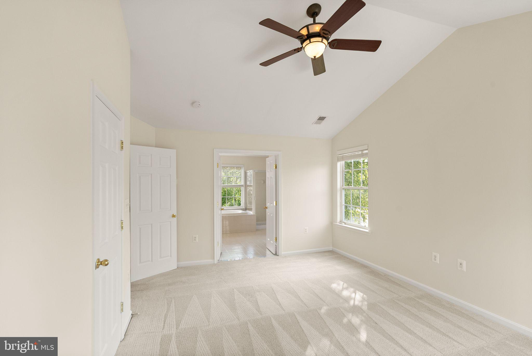 1605 WOODBRIDGE COURT NE