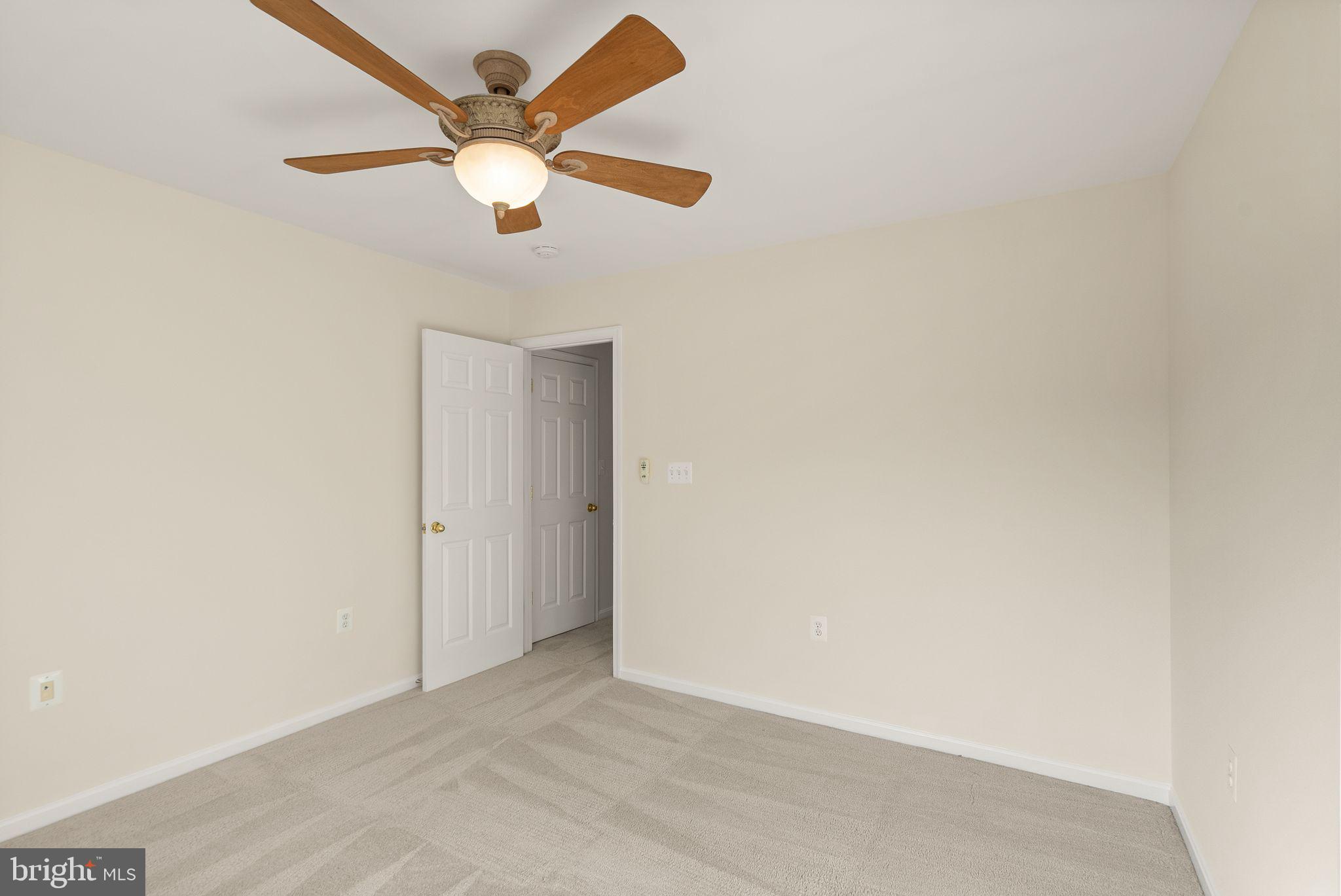 1605 WOODBRIDGE COURT NE