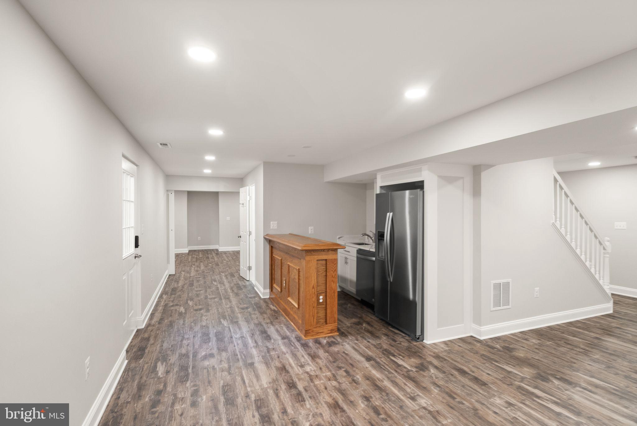 1605 WOODBRIDGE COURT NE