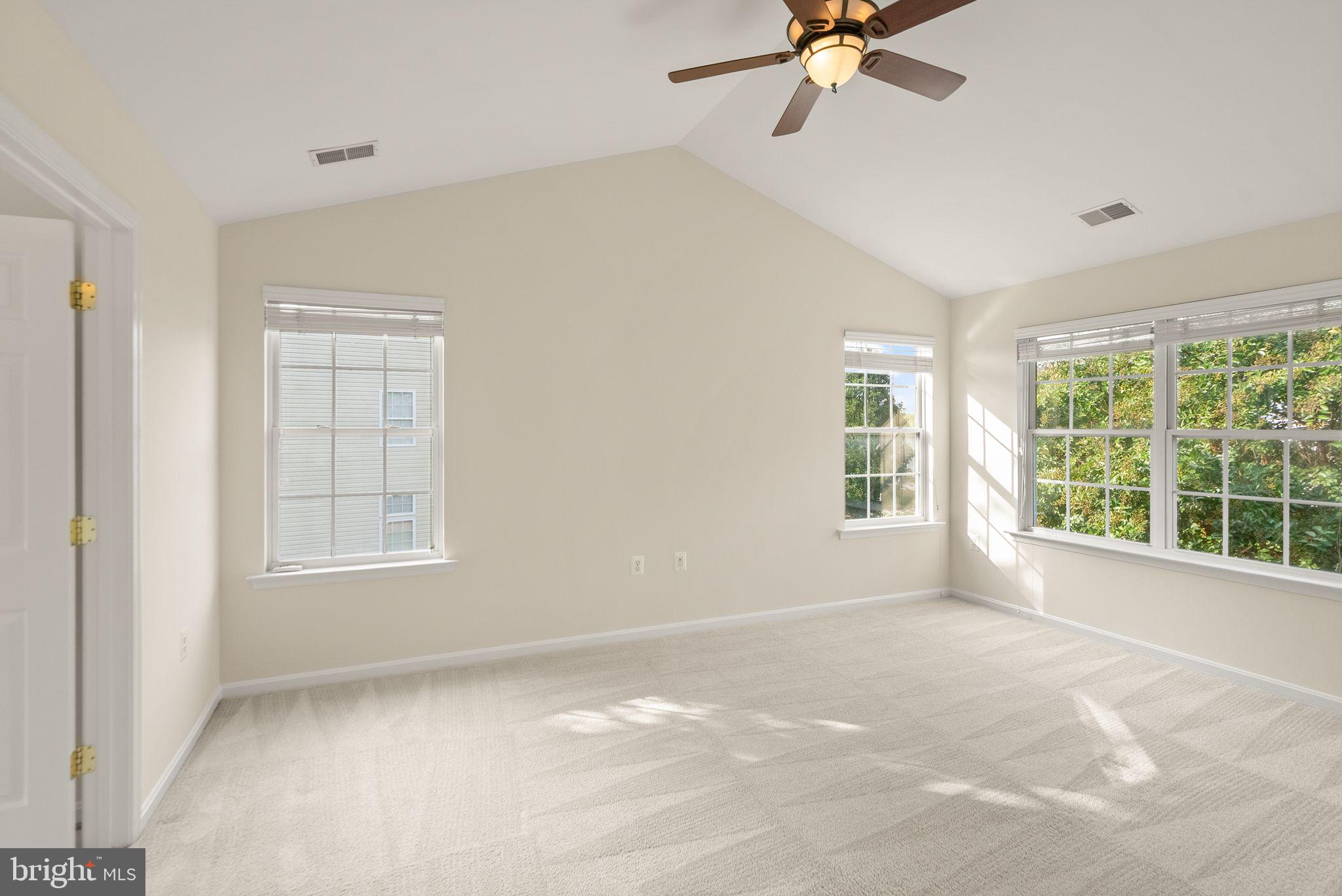 1605 WOODBRIDGE COURT NE