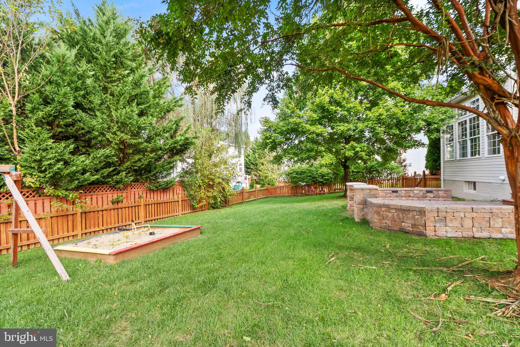 1605 WOODBRIDGE COURT NE