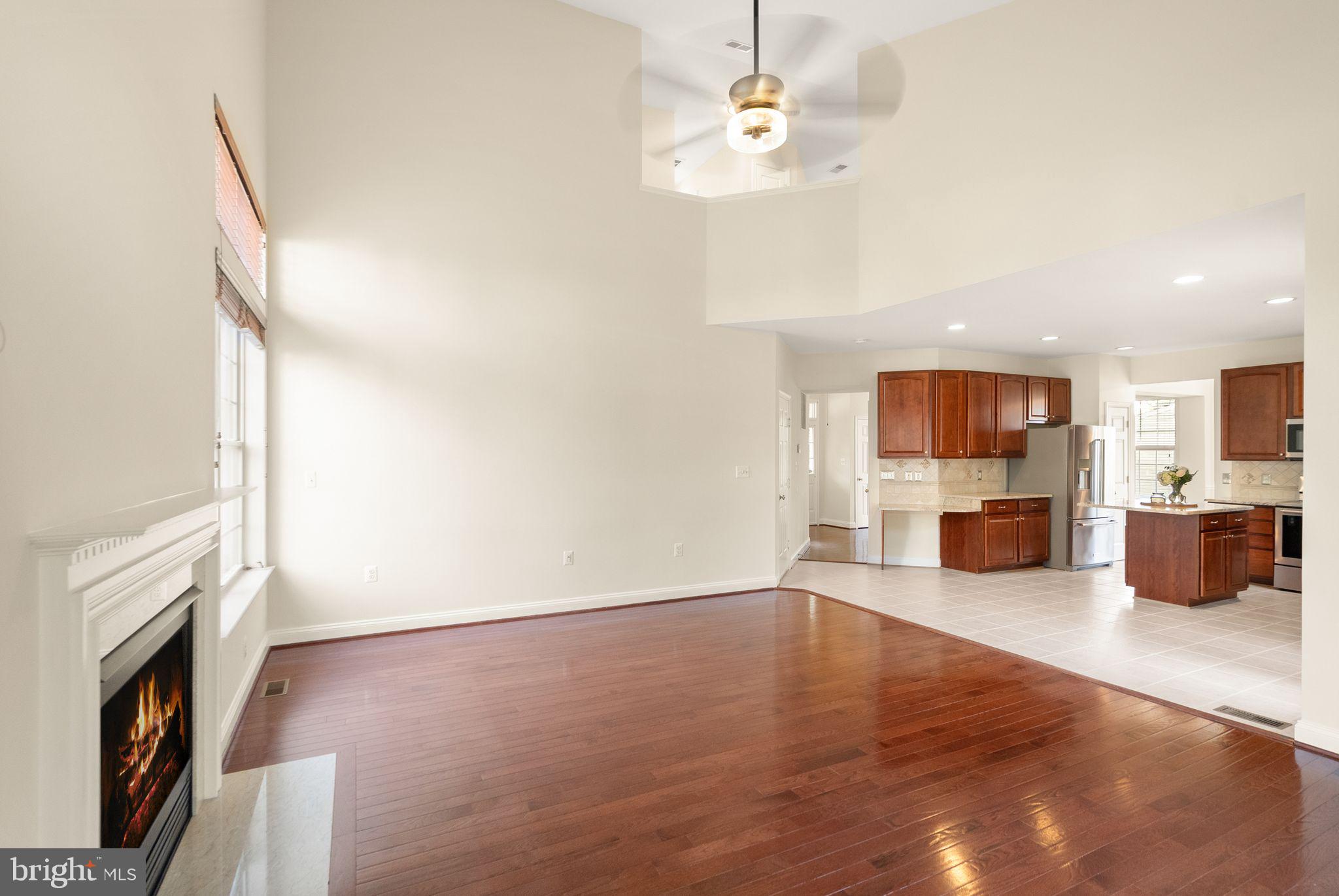 1605 WOODBRIDGE COURT NE