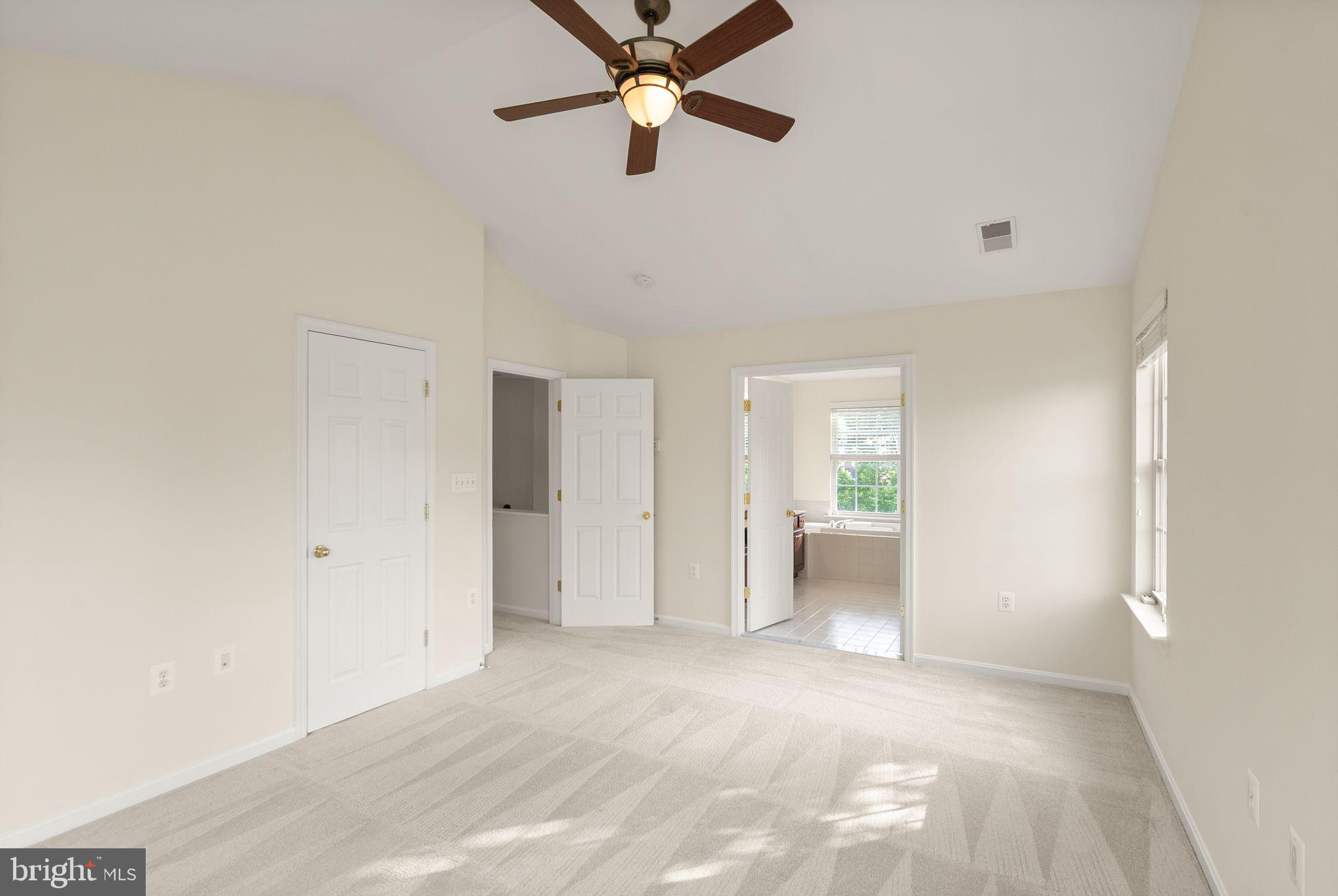 1605 WOODBRIDGE COURT NE