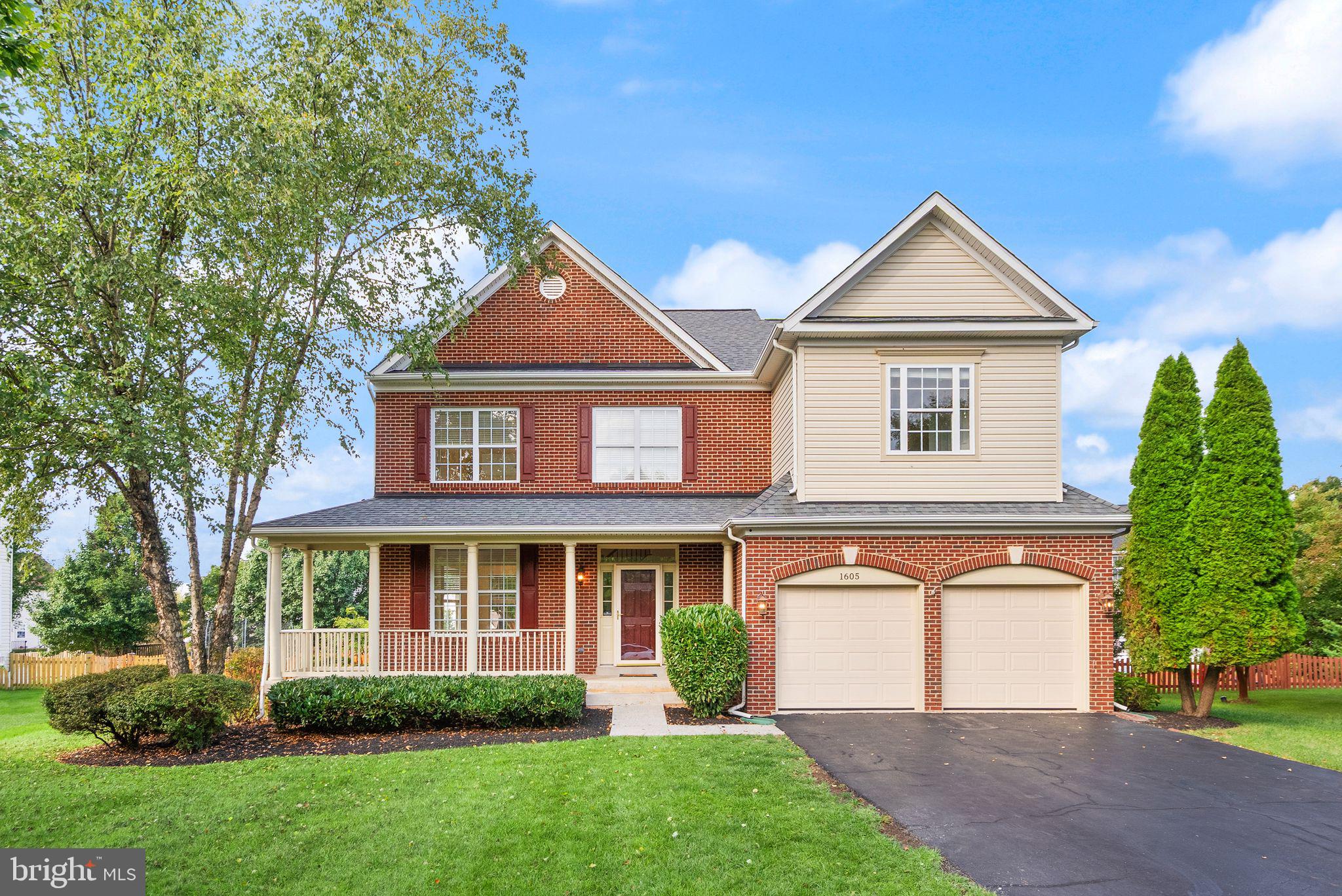 1605 WOODBRIDGE COURT NE