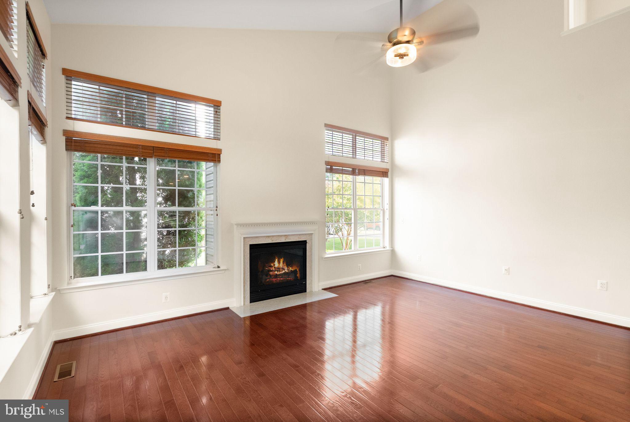 1605 WOODBRIDGE COURT NE