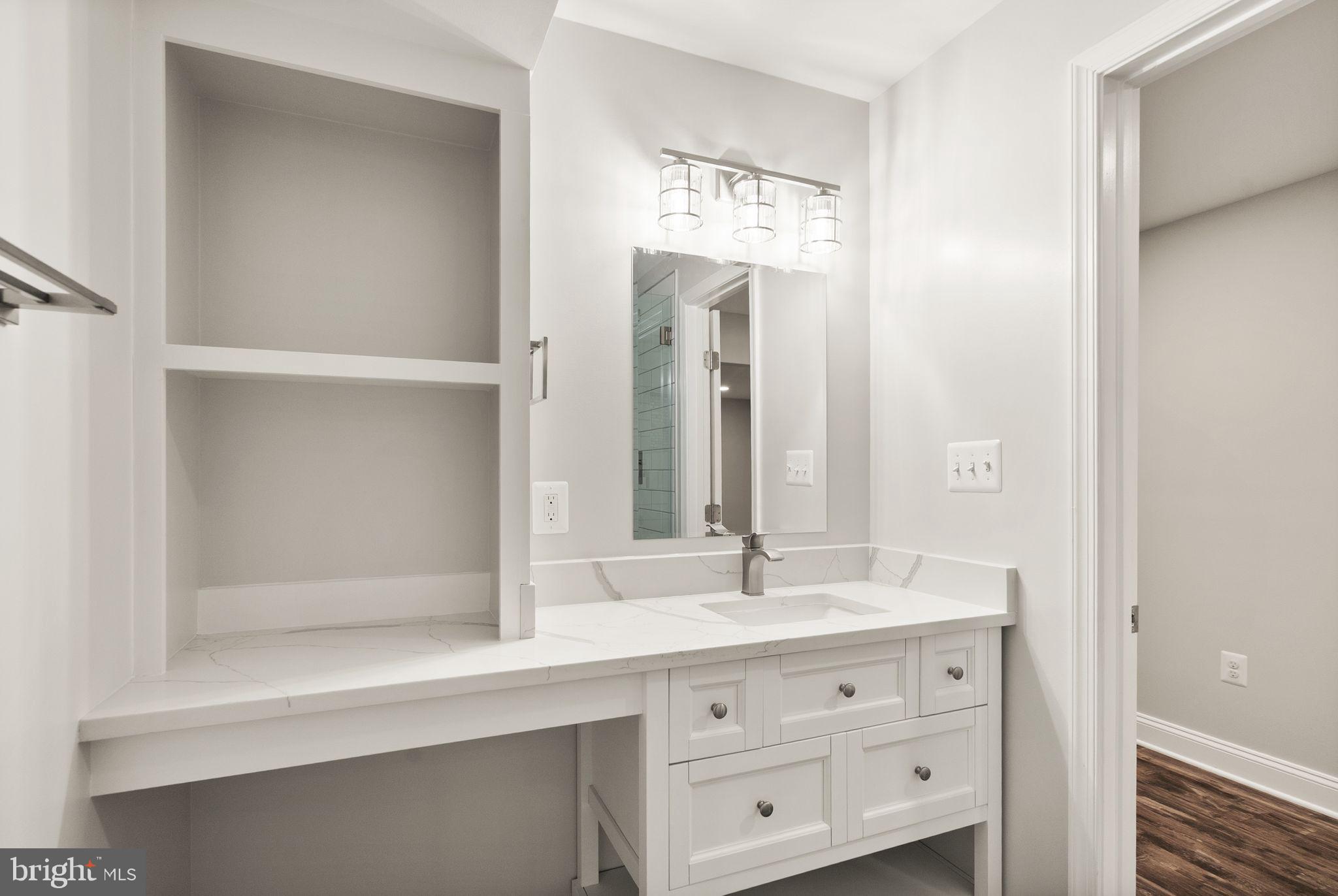 1605 WOODBRIDGE COURT NE